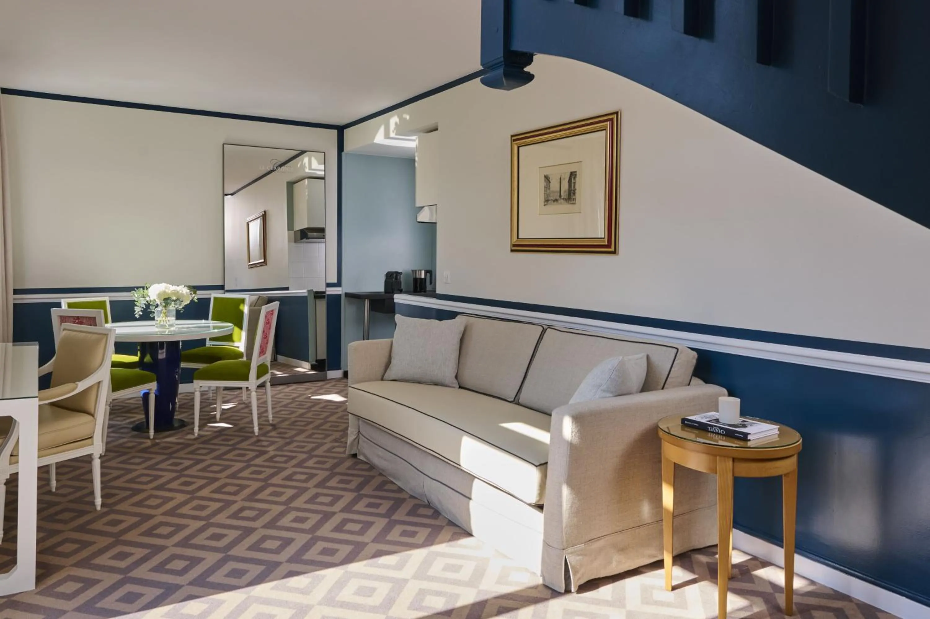 Dining area in Fraser Suites Le Claridge Champs-Elysées