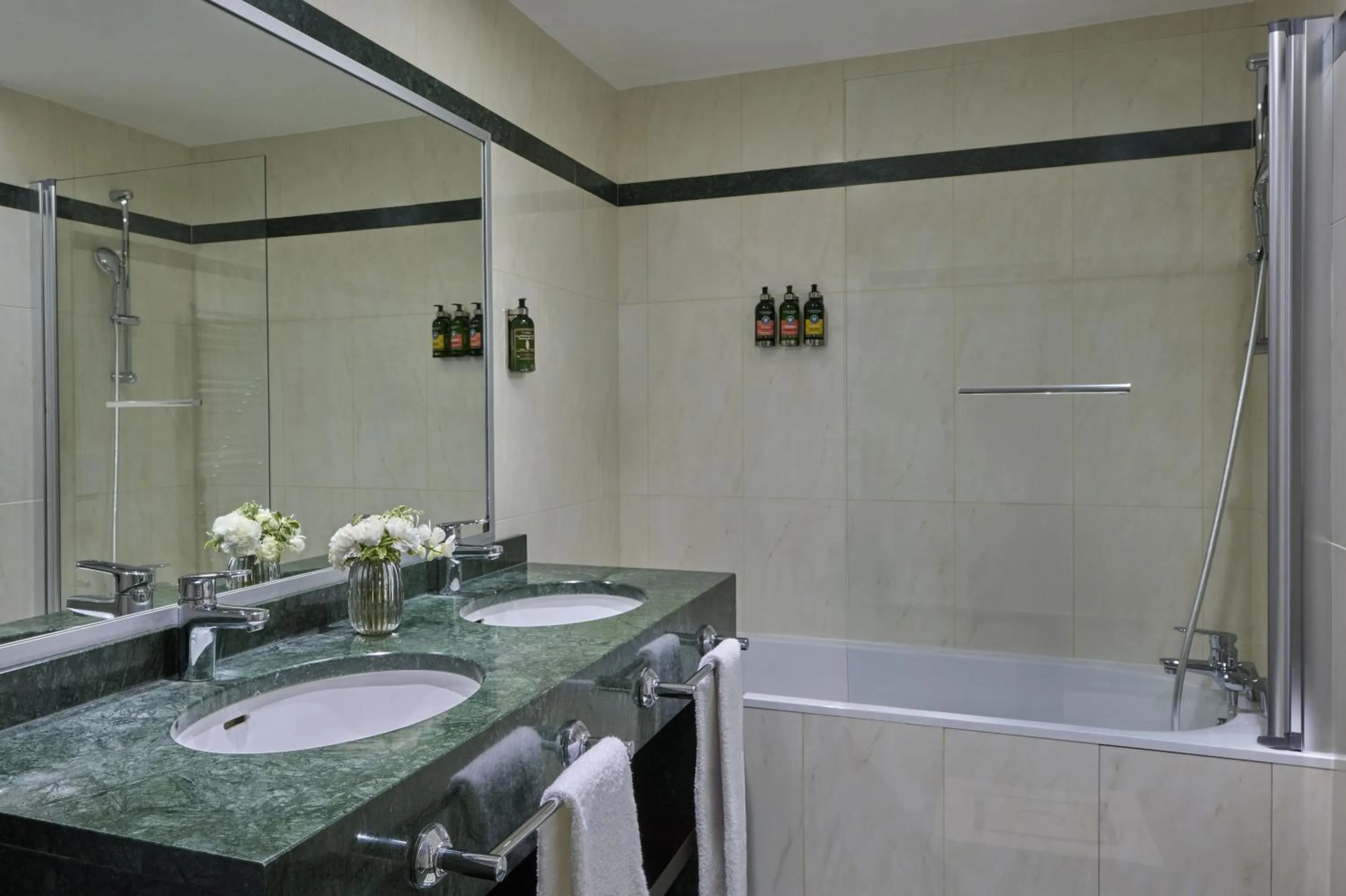 Bathroom in Fraser Suites Le Claridge Champs-Elysées