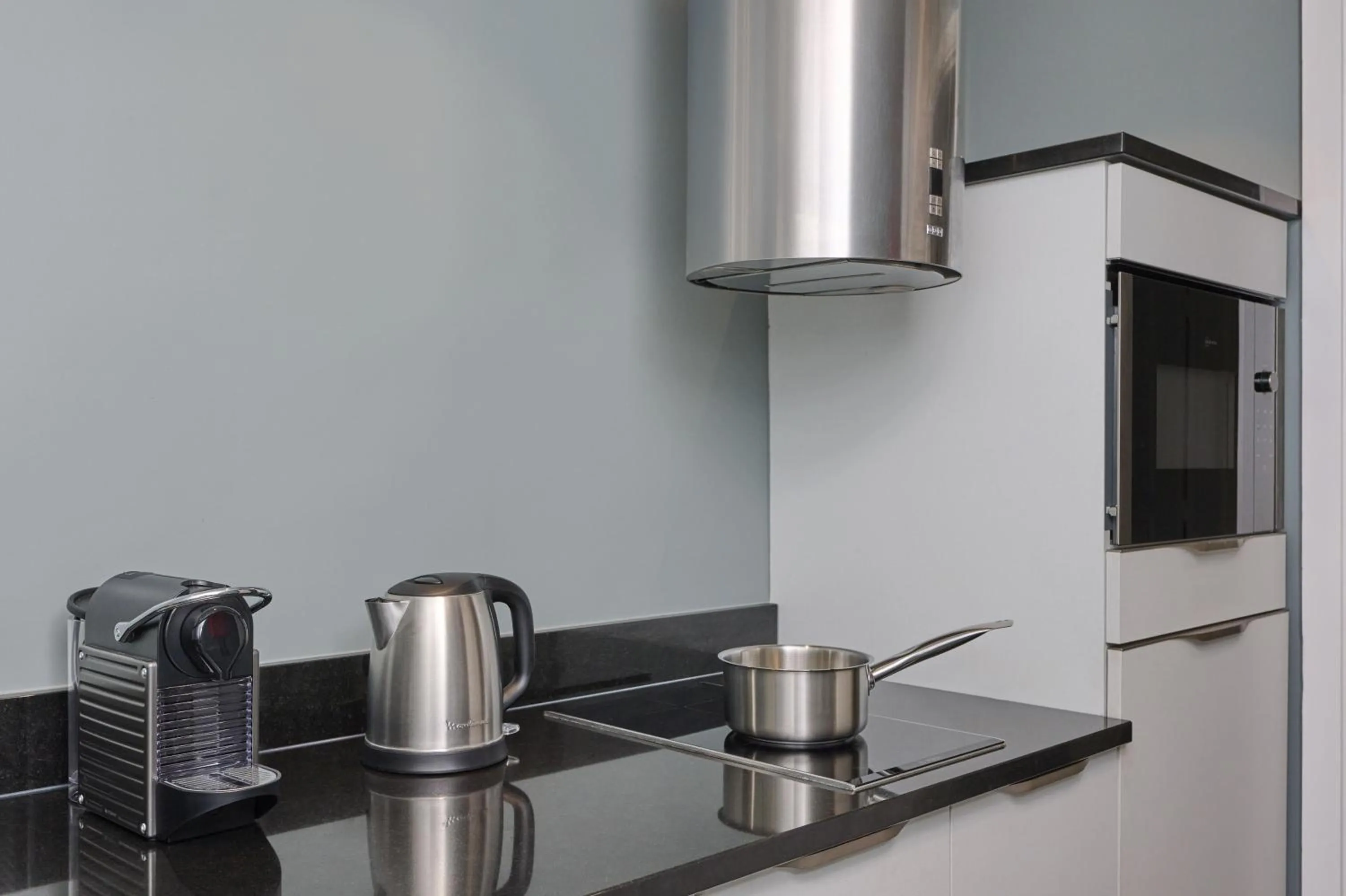 Kitchen or kitchenette in Fraser Suites Le Claridge Champs-Elysées