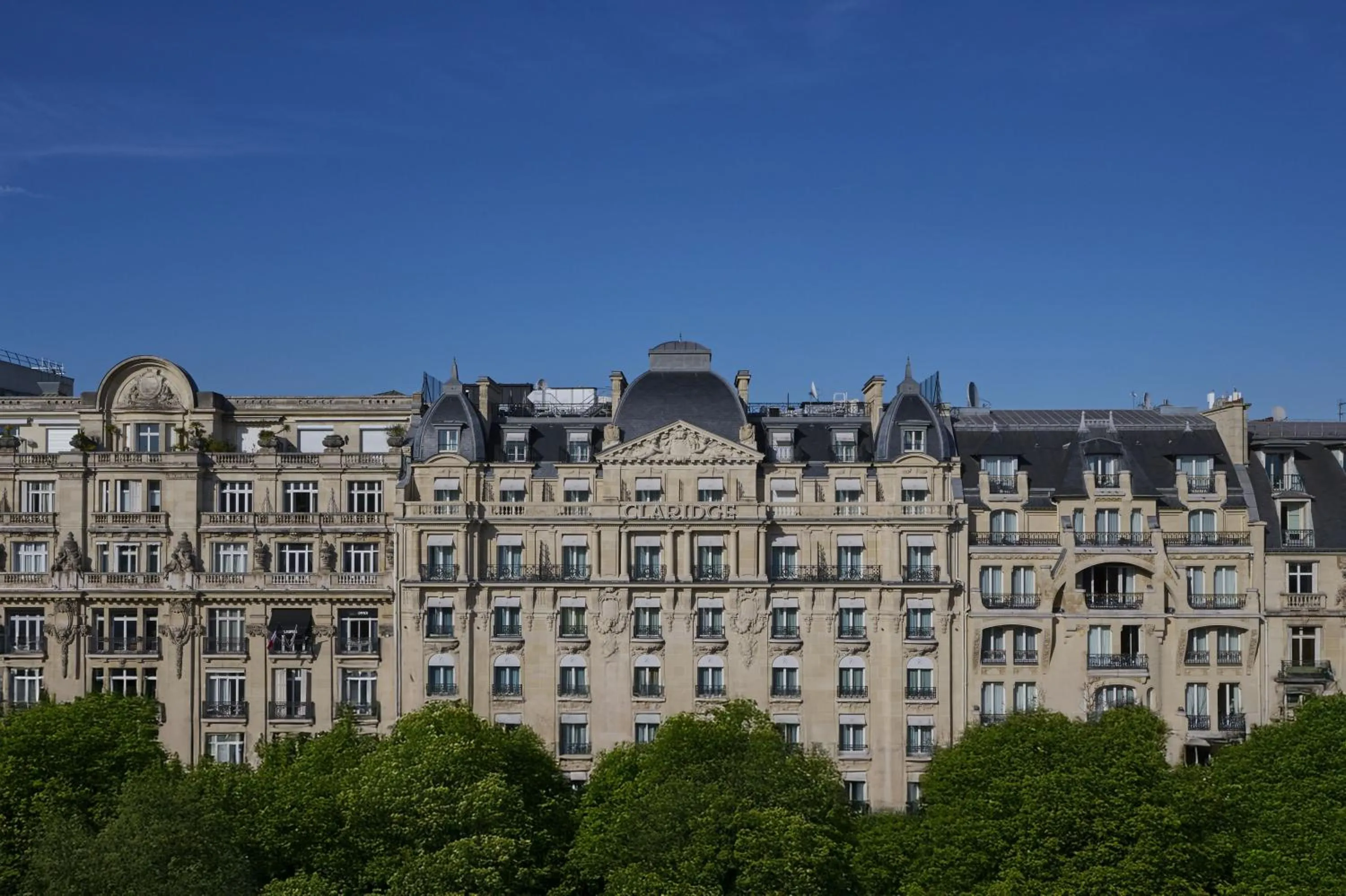 Property building in Fraser Suites Le Claridge Champs-Elysées