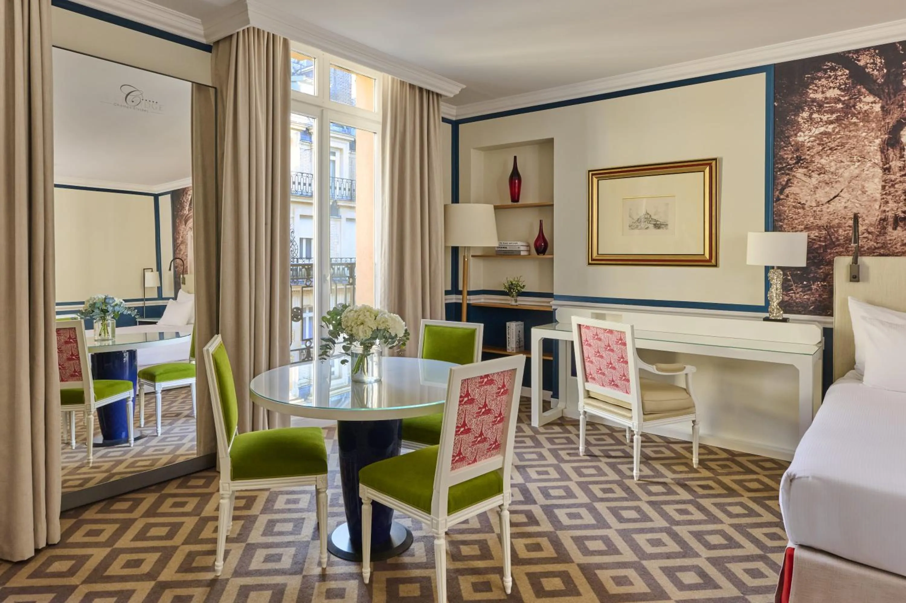 Bed in Fraser Suites Le Claridge Champs-Elysées