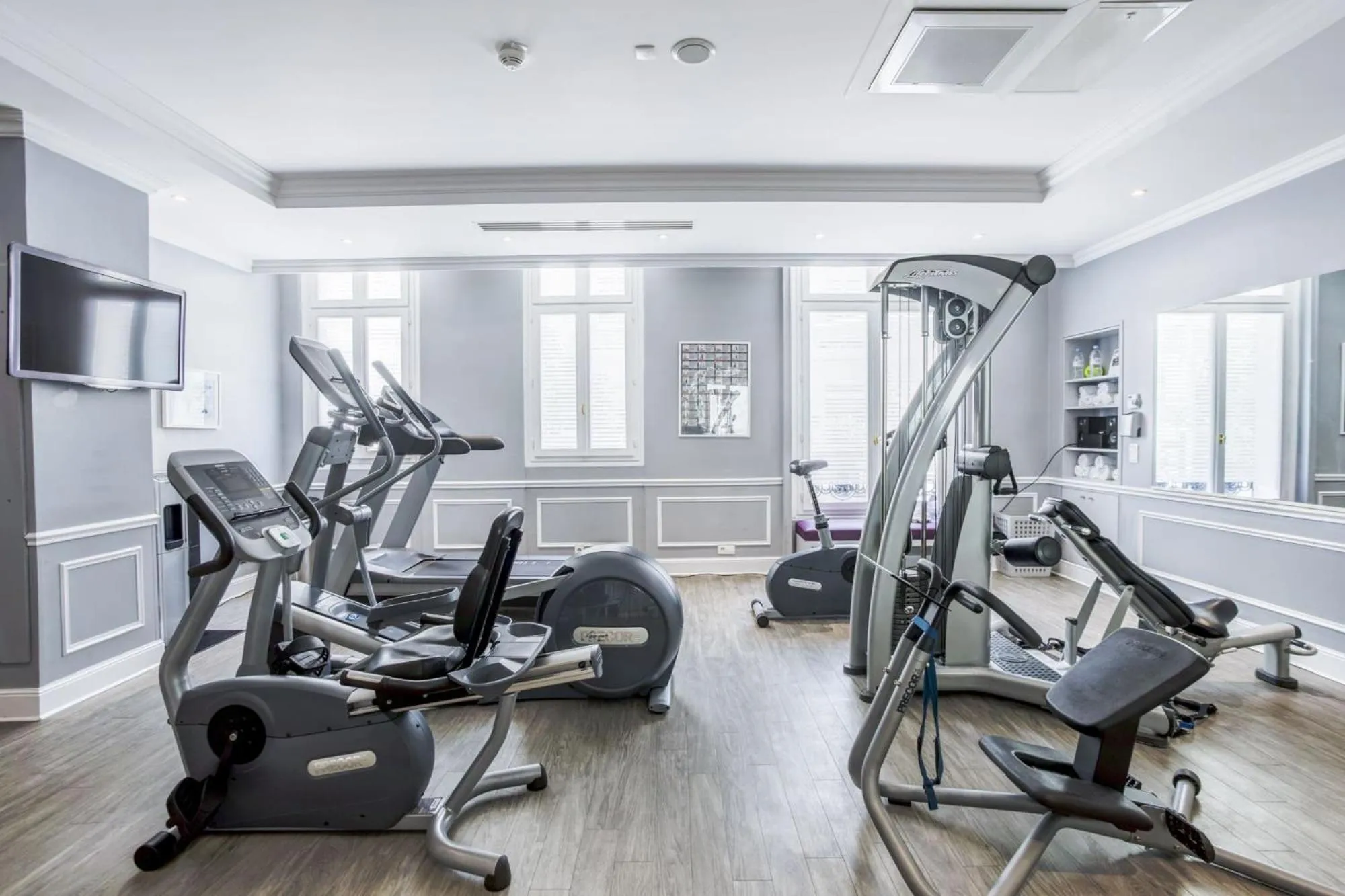 Fitness centre/facilities in Fraser Suites Le Claridge Champs-Elysées