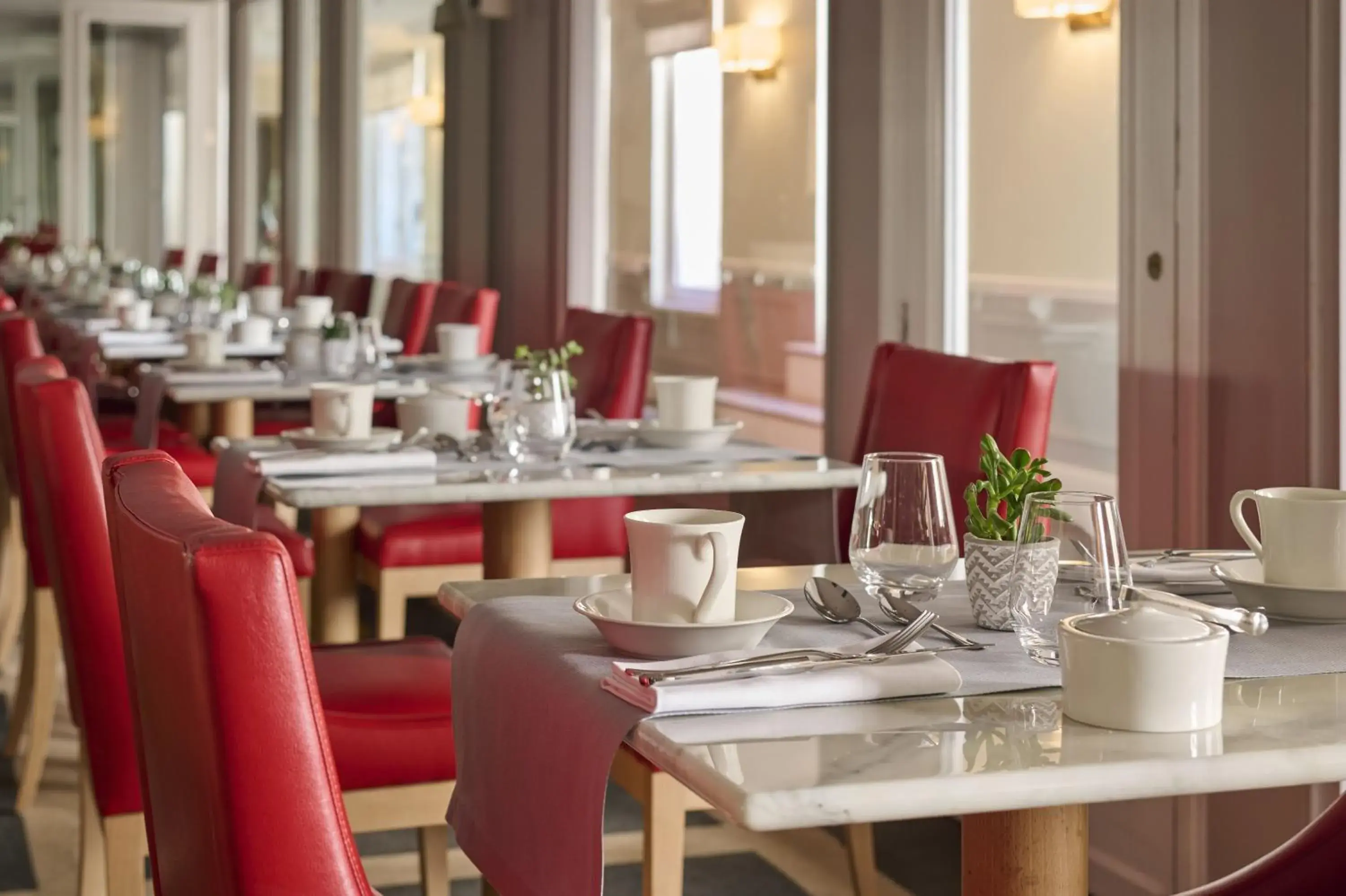 Restaurant/places to eat in Fraser Suites Le Claridge Champs-Elysées Restaurant/places to eat in Fraser Suites Le Claridge Champs-Elysées