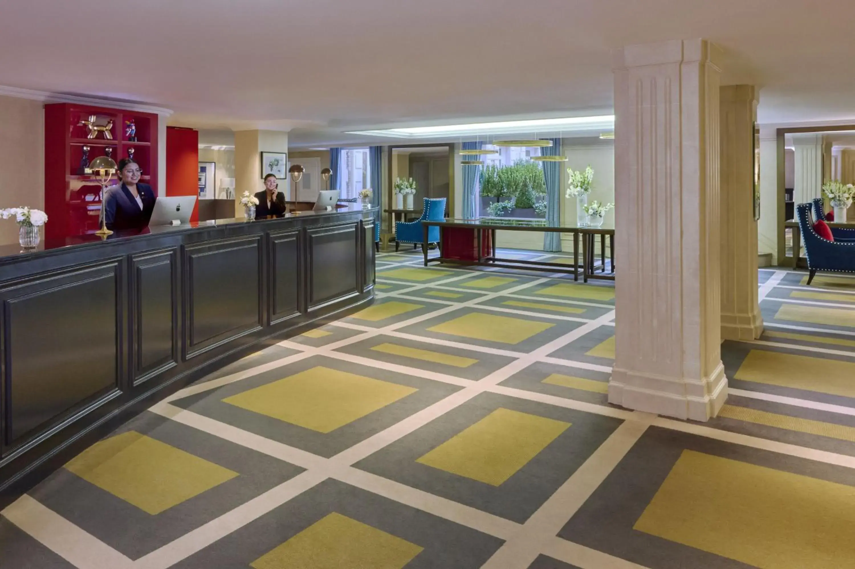 Lobby or reception in Fraser Suites Le Claridge Champs-Elysées Lobby or reception in Fraser Suites Le Claridge Champs-Elysées