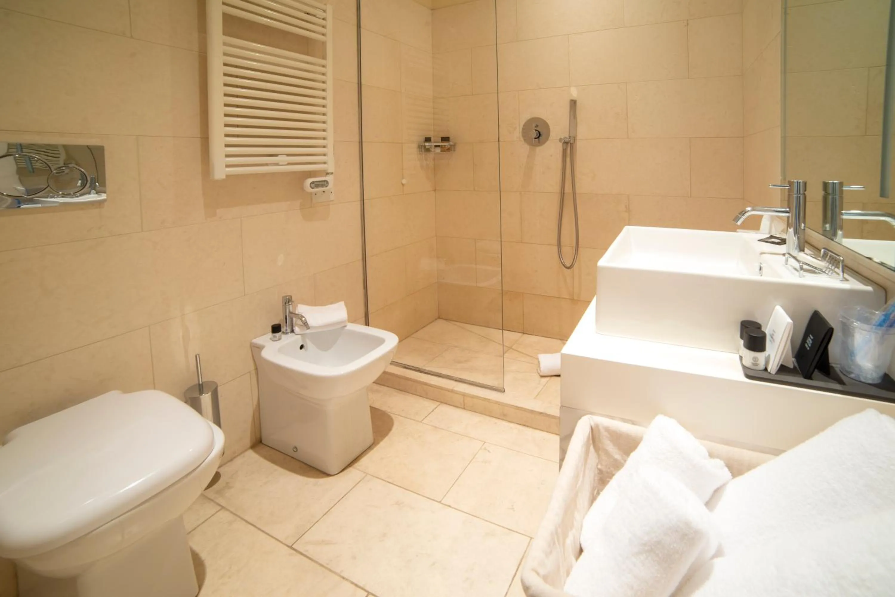 Shower in Rooms Milano Duomo