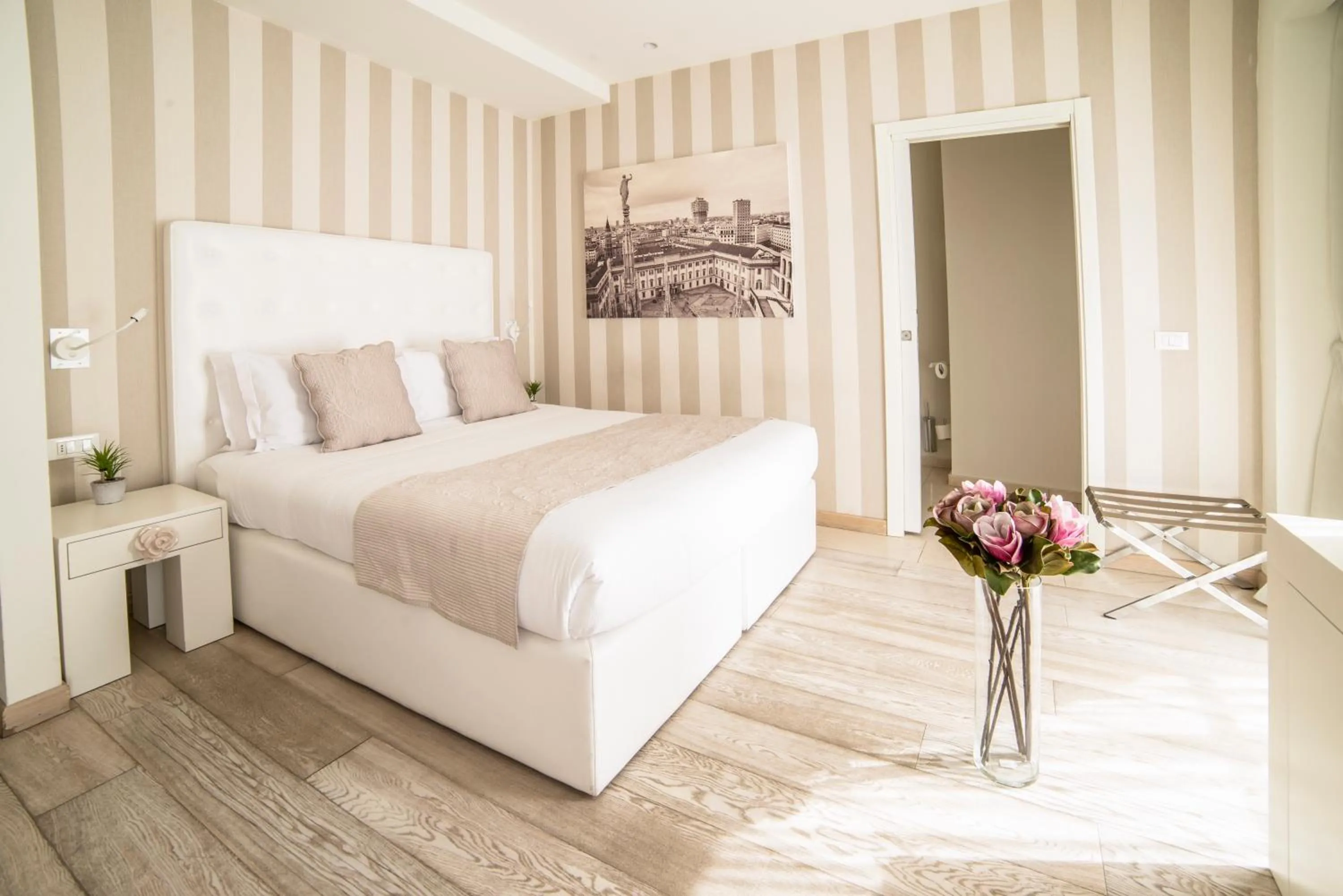 Photo of the whole room, Bed in Rooms Milano Duomo