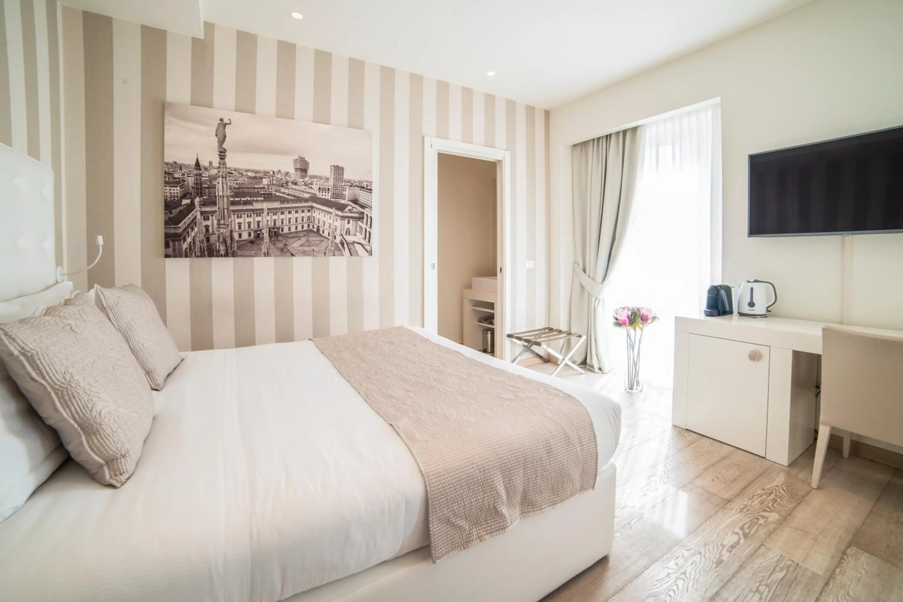 Photo of the whole room, Bed in Rooms Milano Duomo