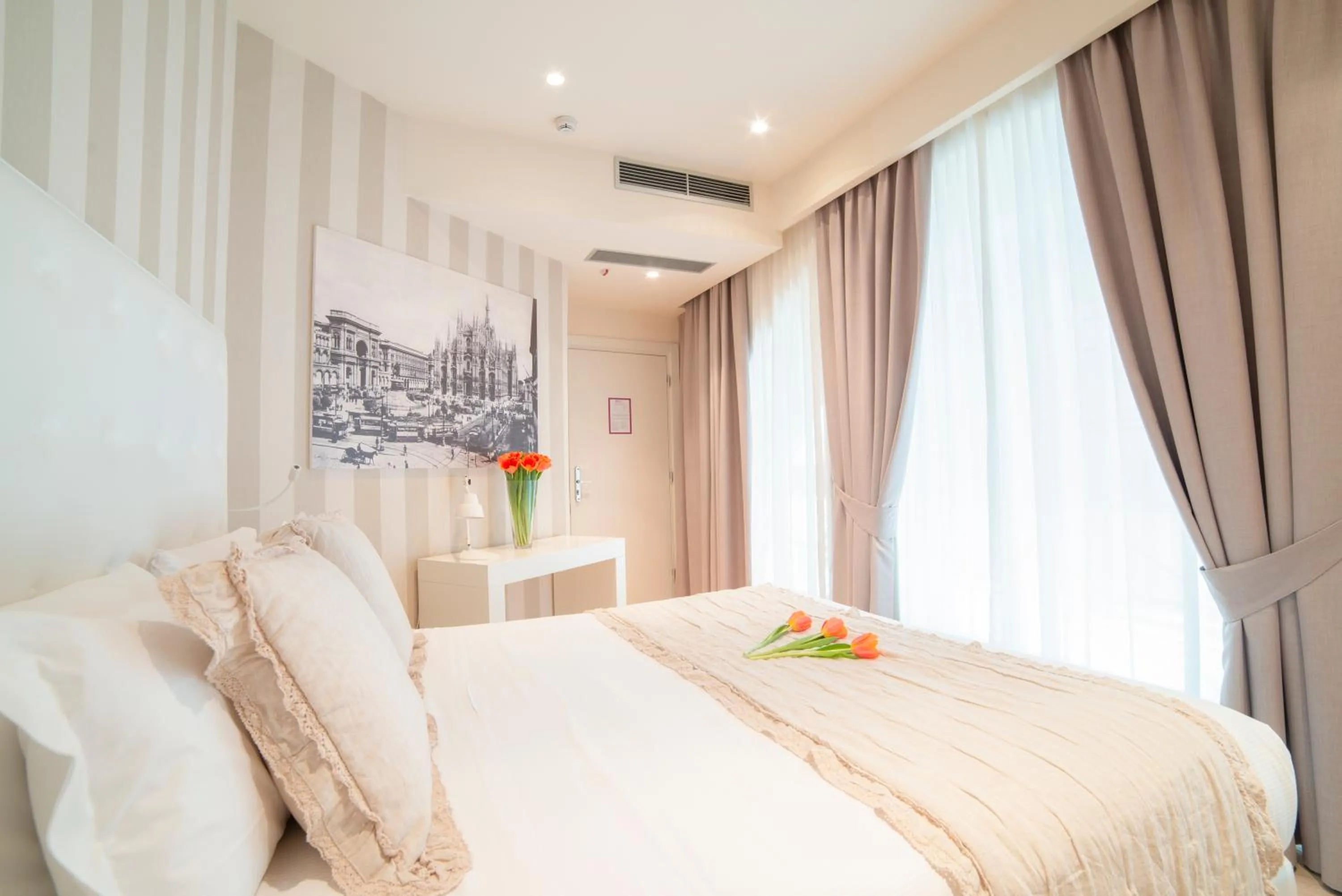 Photo of the whole room, Bed in Rooms Milano Duomo