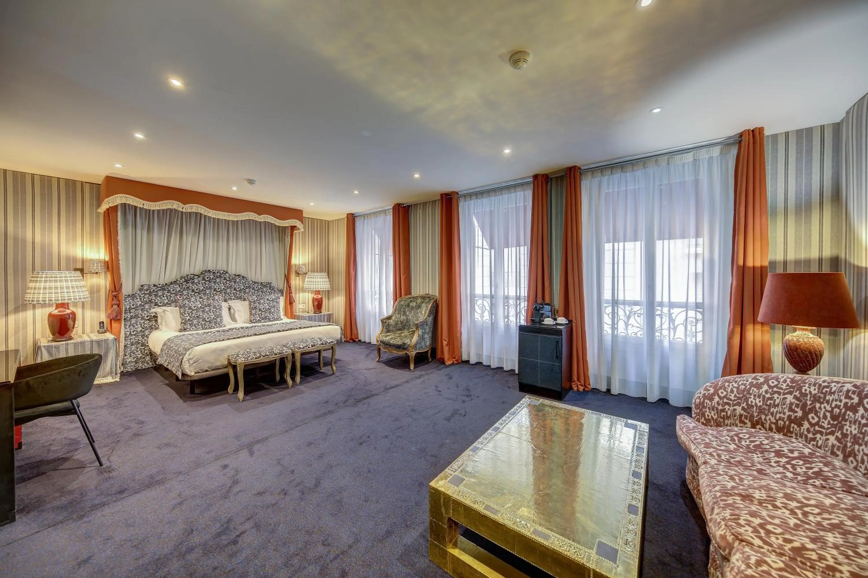 Bed in Chalgrin Boutique Hotel