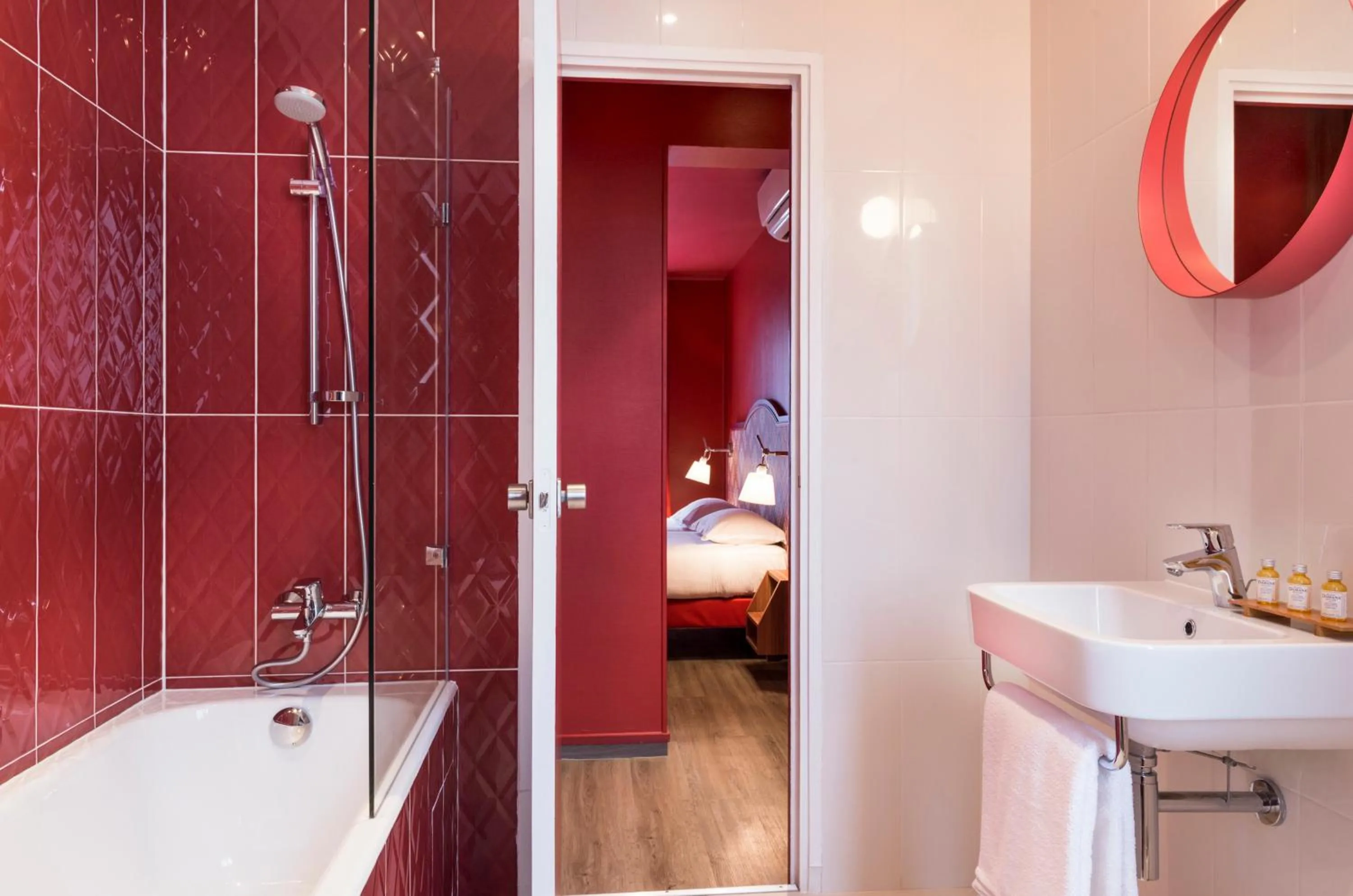 Bathroom, Bed in Hotel Boris V. by Happyculture