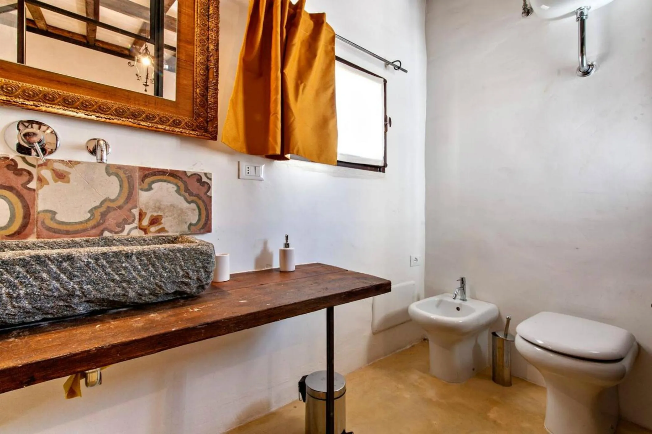 Bathroom in Casina Solatia