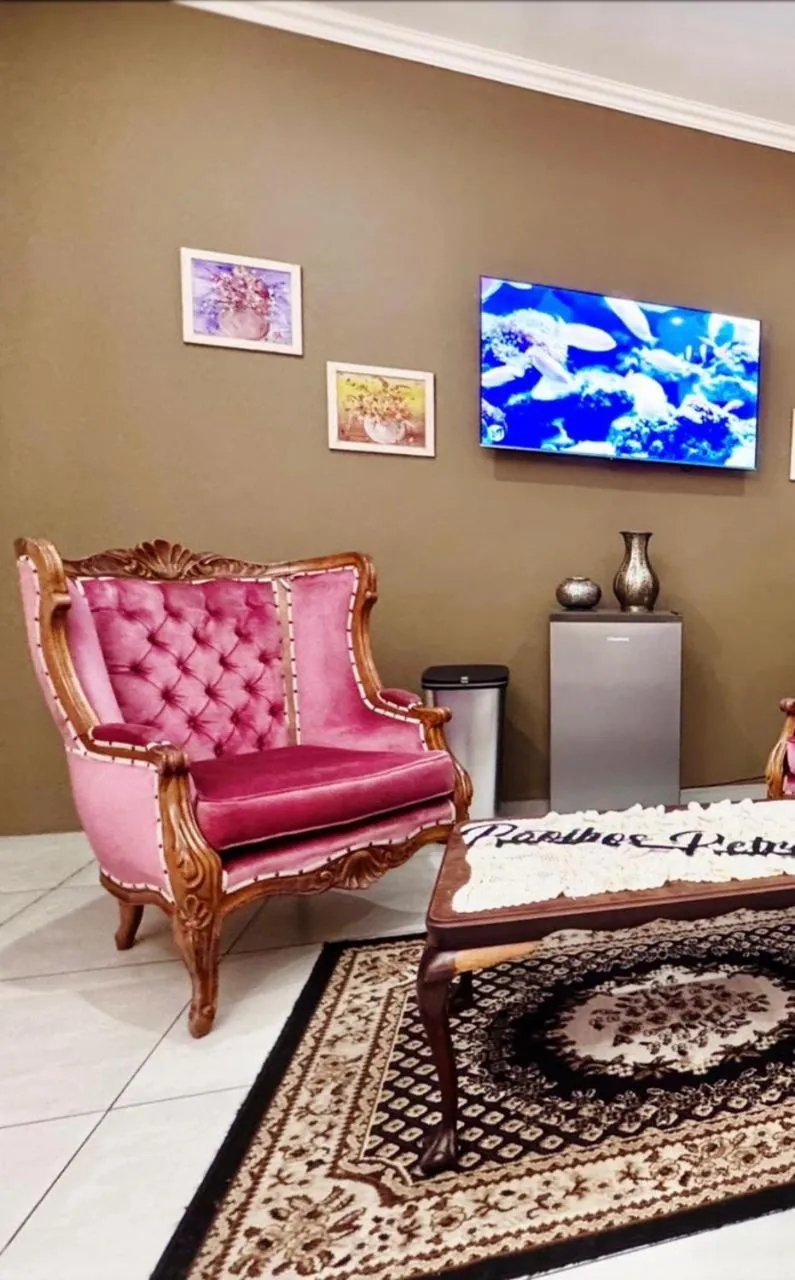 TV and multimedia in Rooibos Retreat