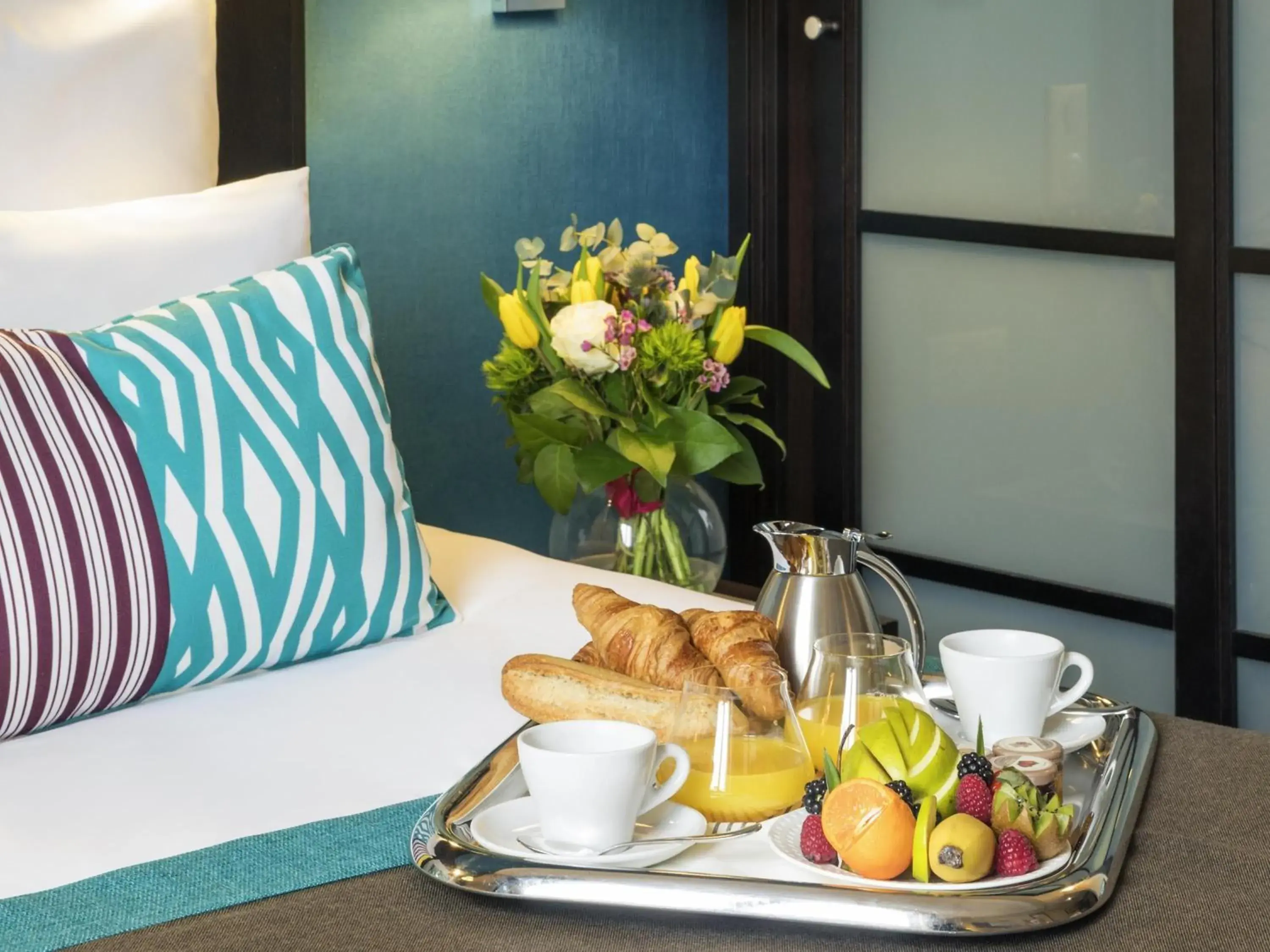 Bedroom in Hotel Mercure La Baule Majestic Bedroom in Hotel Mercure La Baule Majestic