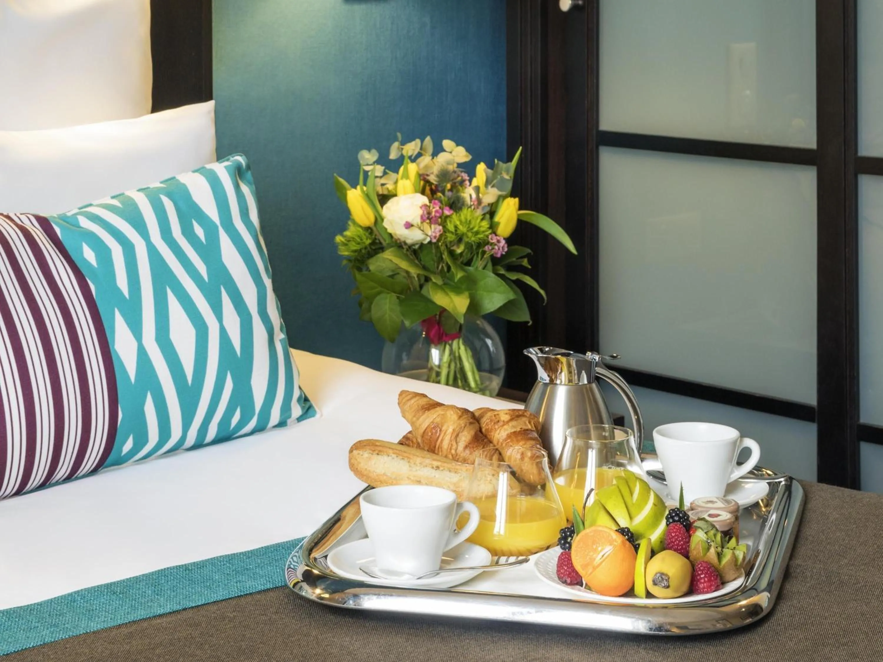 Bedroom, Bed in Hotel Mercure La Baule Majestic