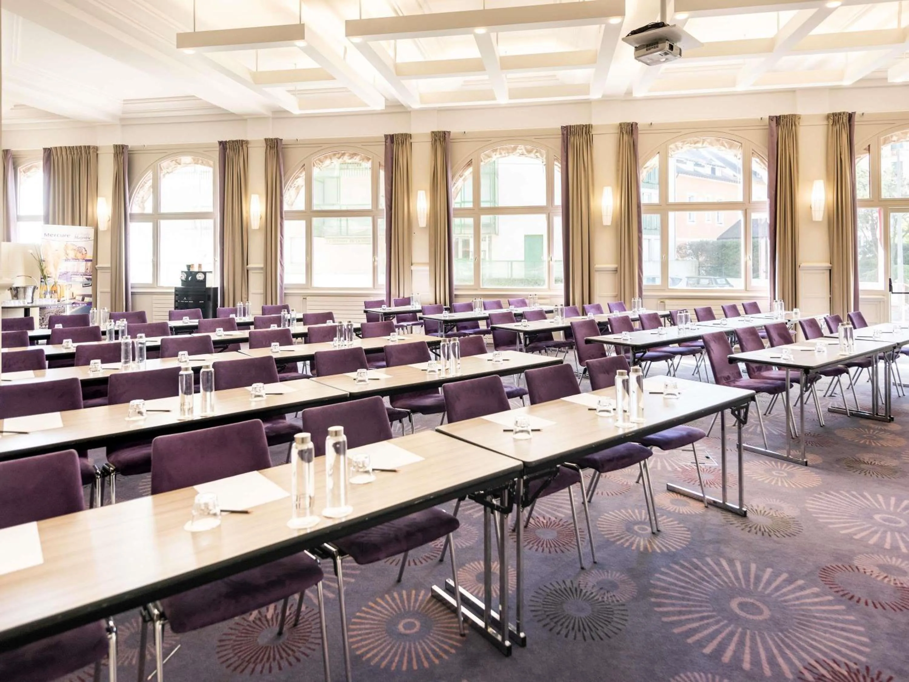 Meeting/conference room in Hotel Mercure La Baule Majestic
