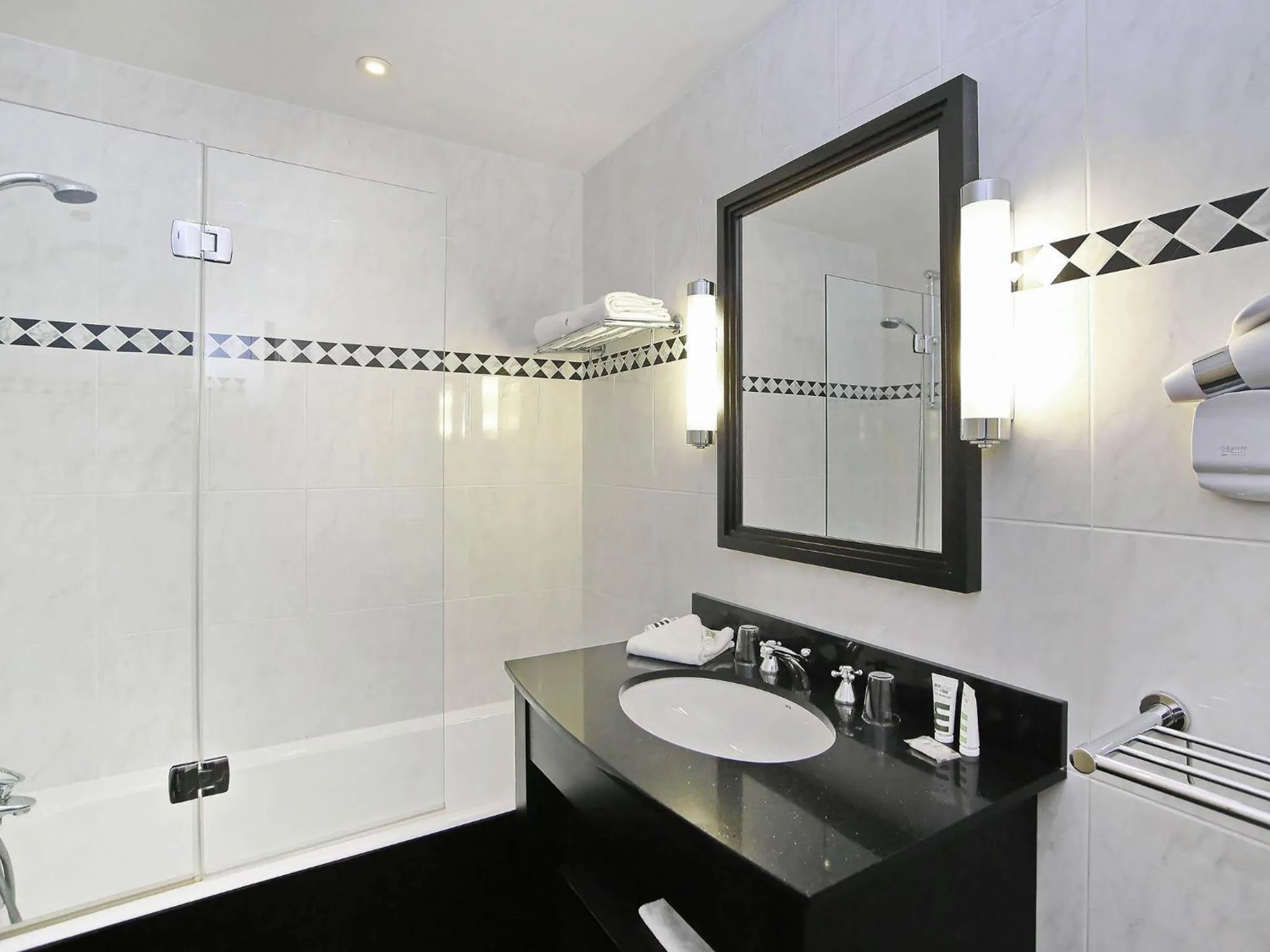 Bedroom in Hotel Mercure La Baule Majestic