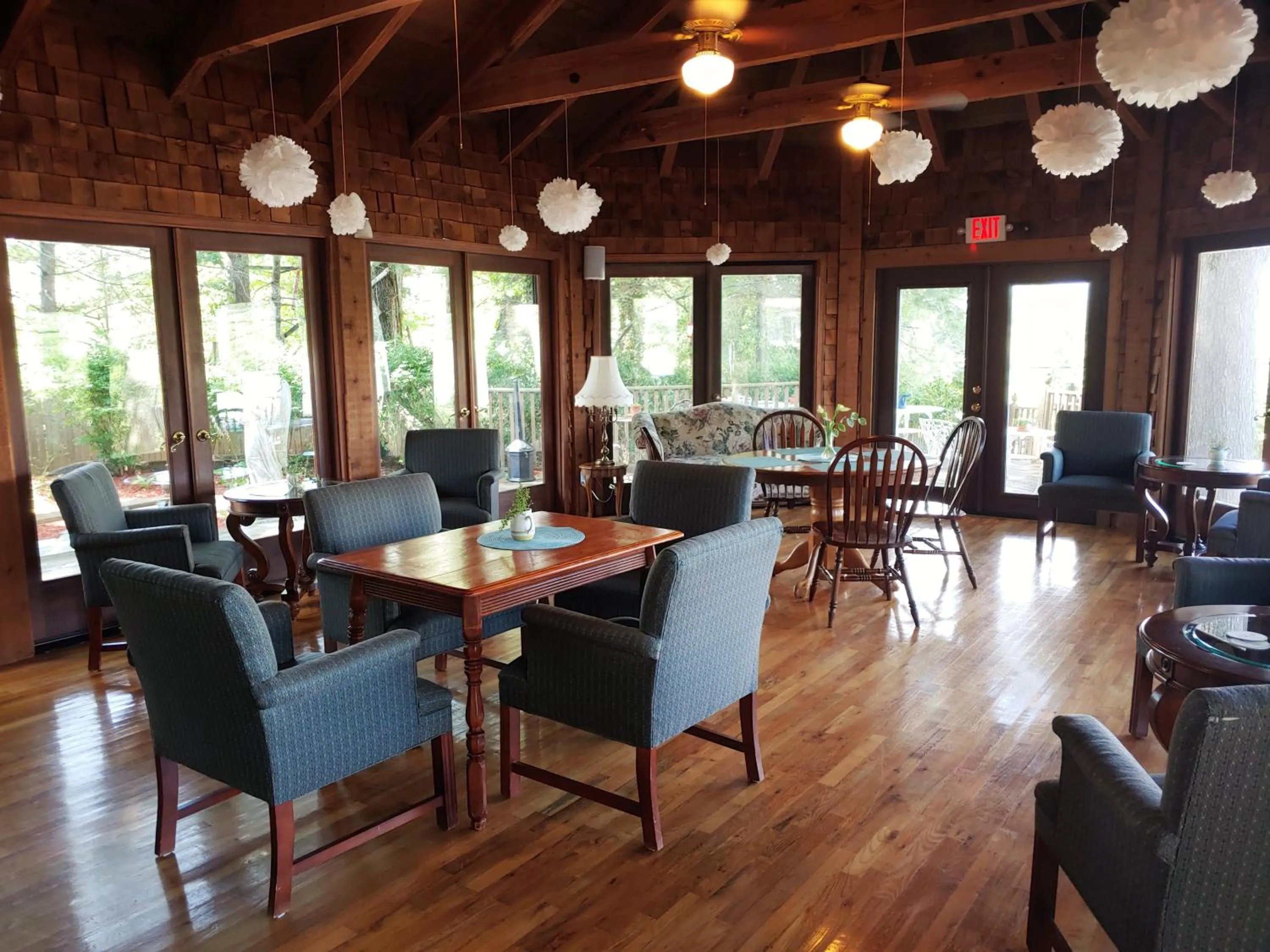 Restaurant/places to eat in McKinley Edwards Inn