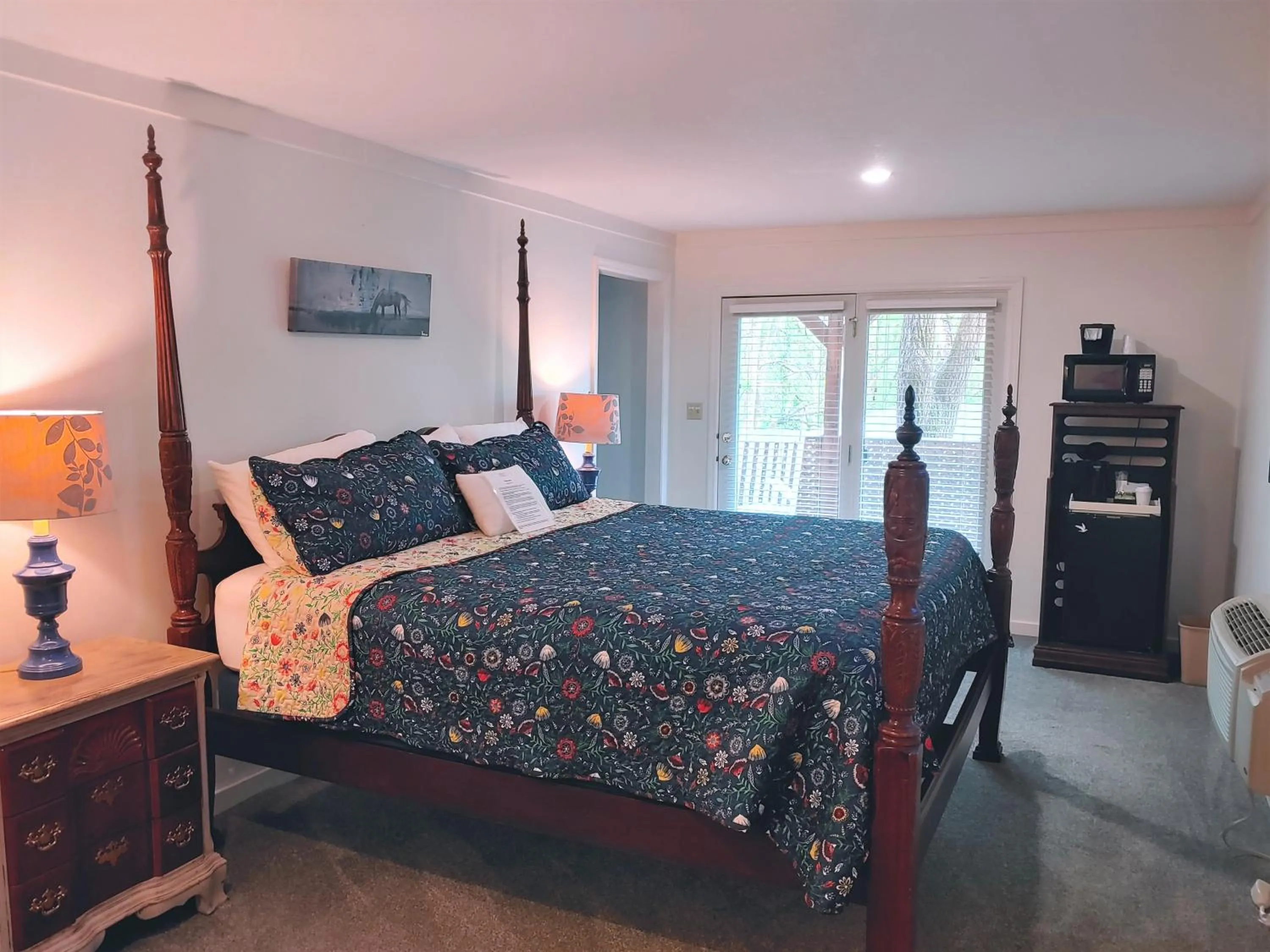 Bedroom, Bed in McKinley Edwards Inn