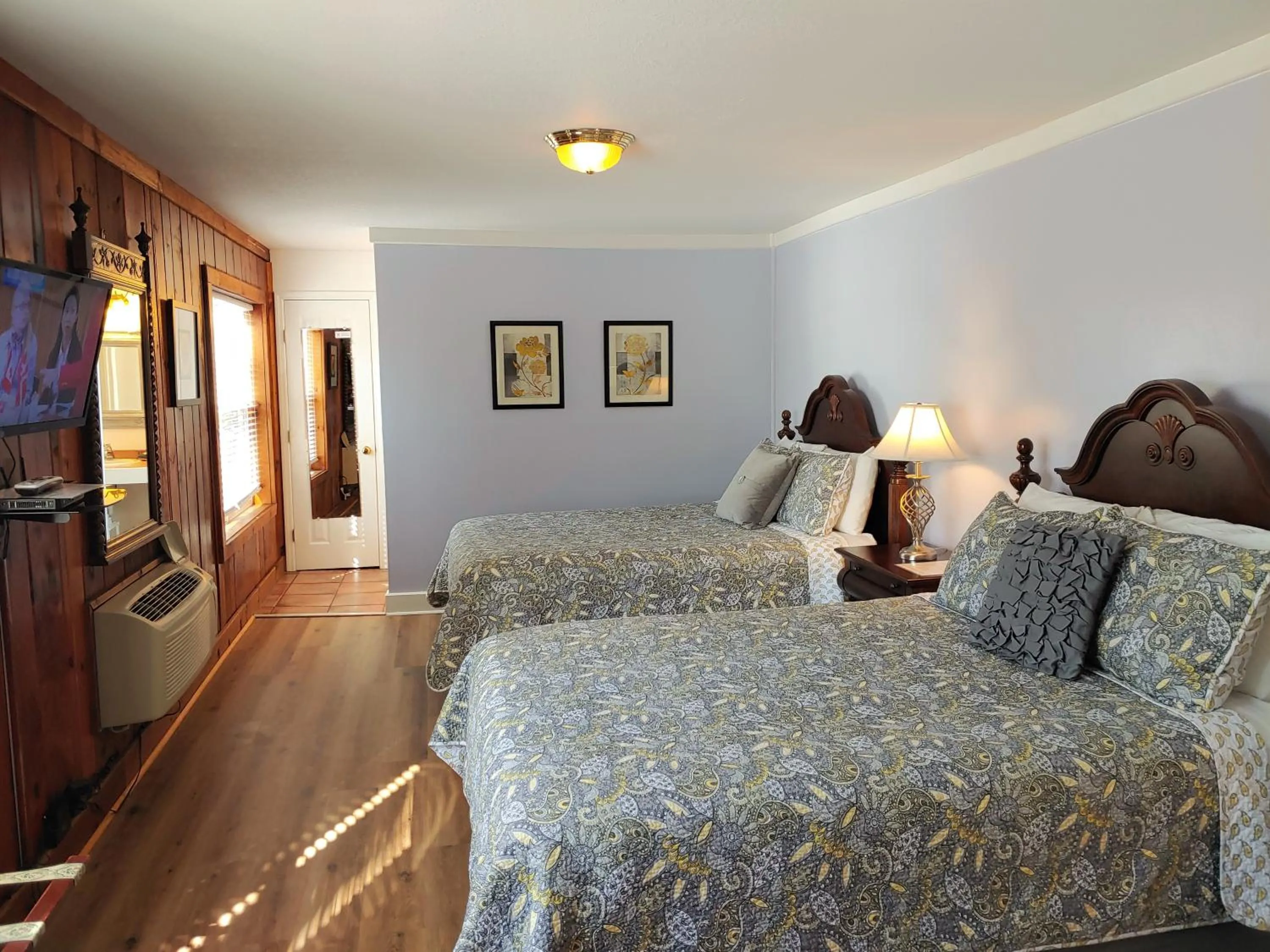 Bed in McKinley Edwards Inn