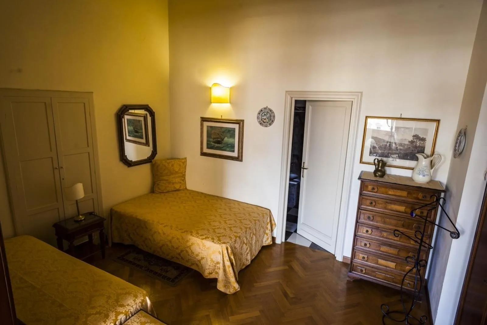 Shower, Bed in Soggiorno Antica Torre