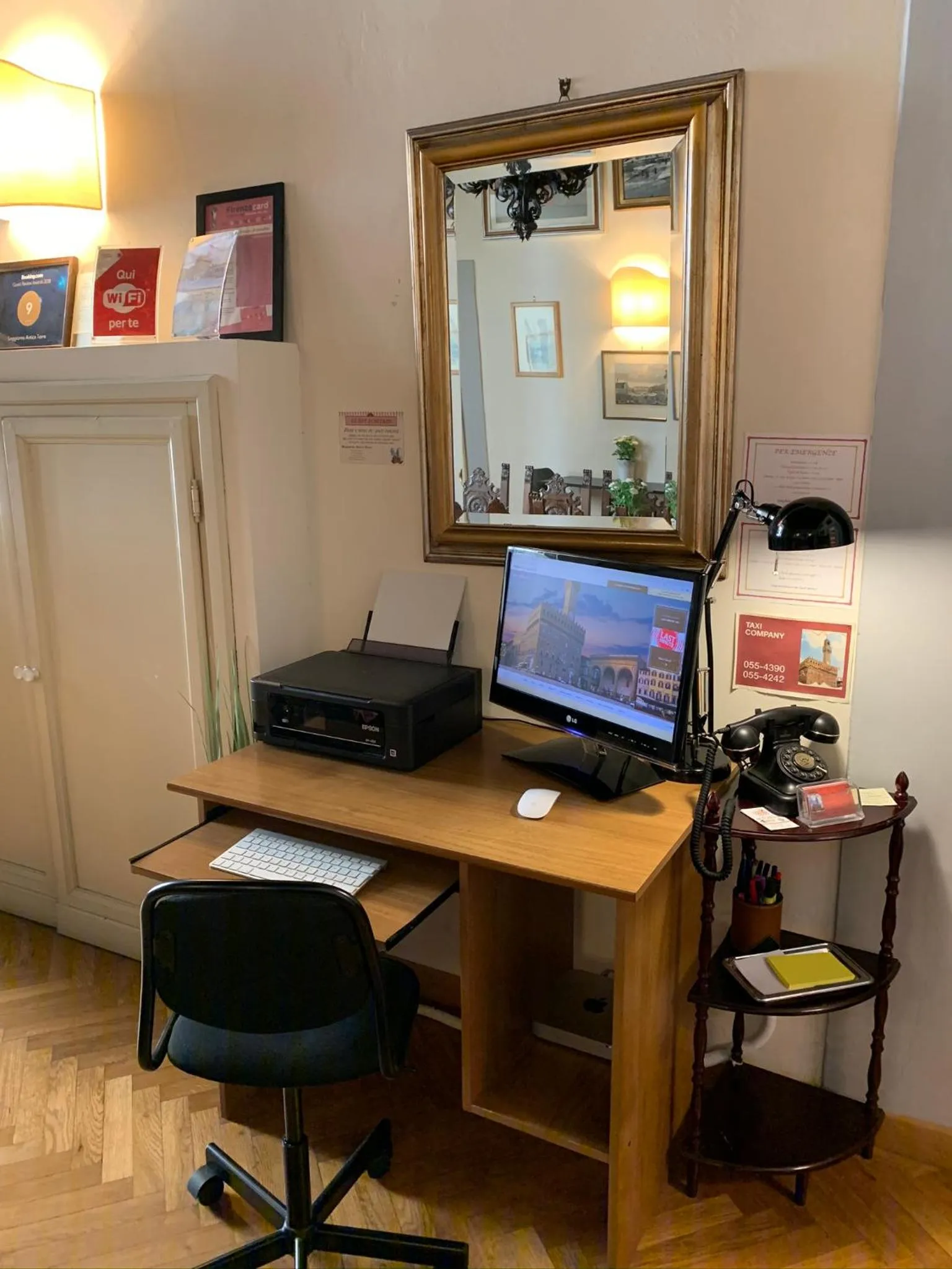 Communal lounge/ TV room in Soggiorno Antica Torre