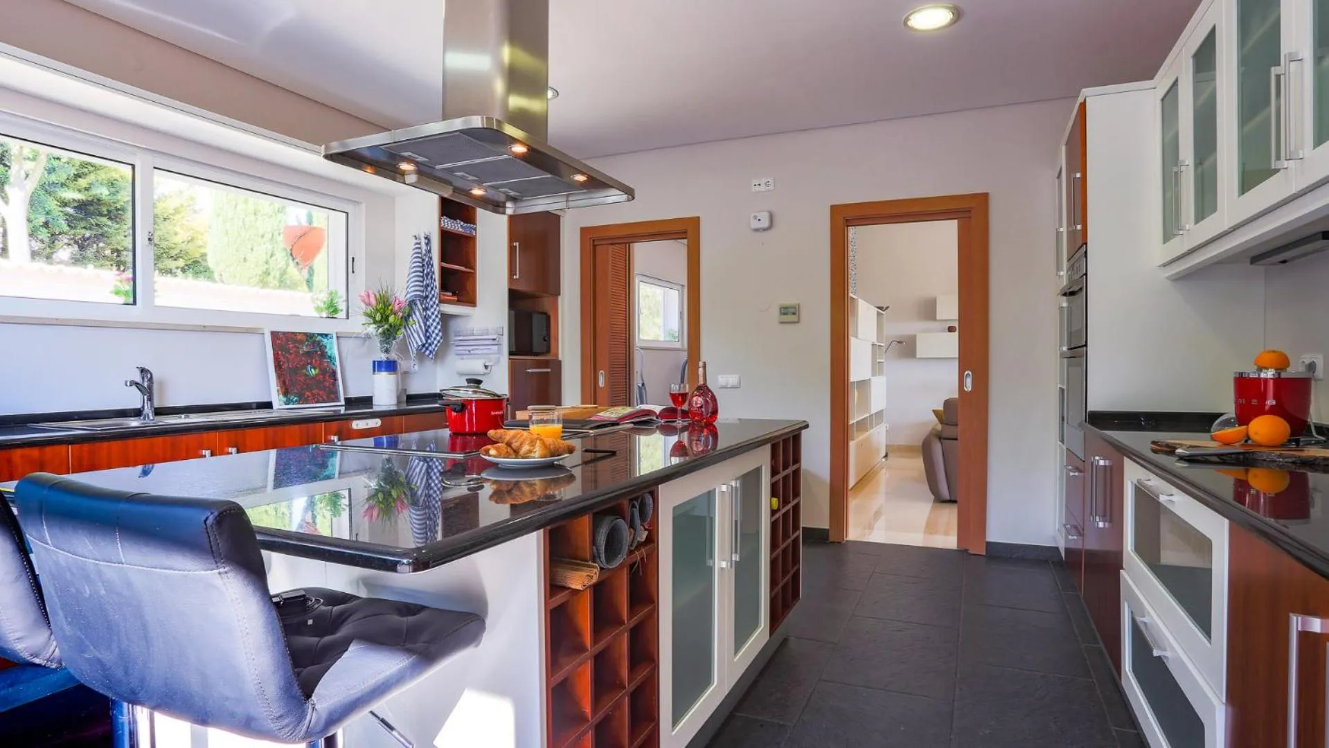 Kitchen or kitchenette in Villa Mebahel - Boliqueime
