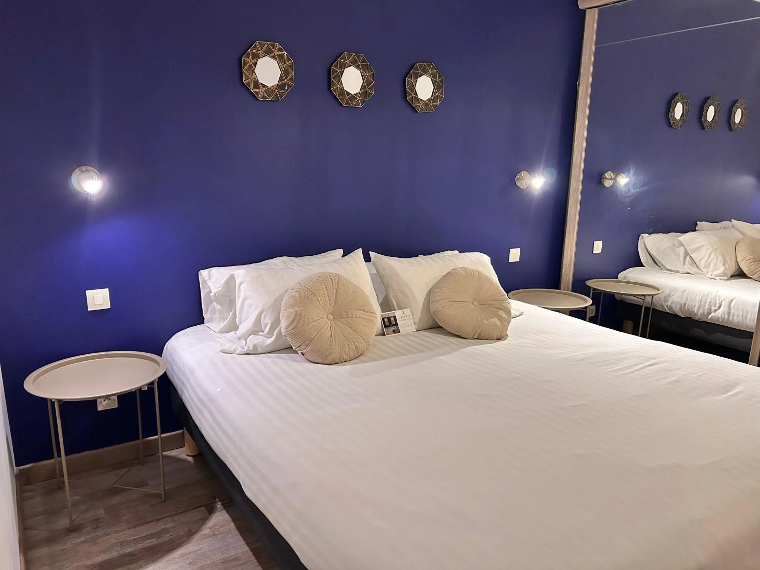 Photo of the whole room, Bed in Hôtel du Parc Thionville Centre