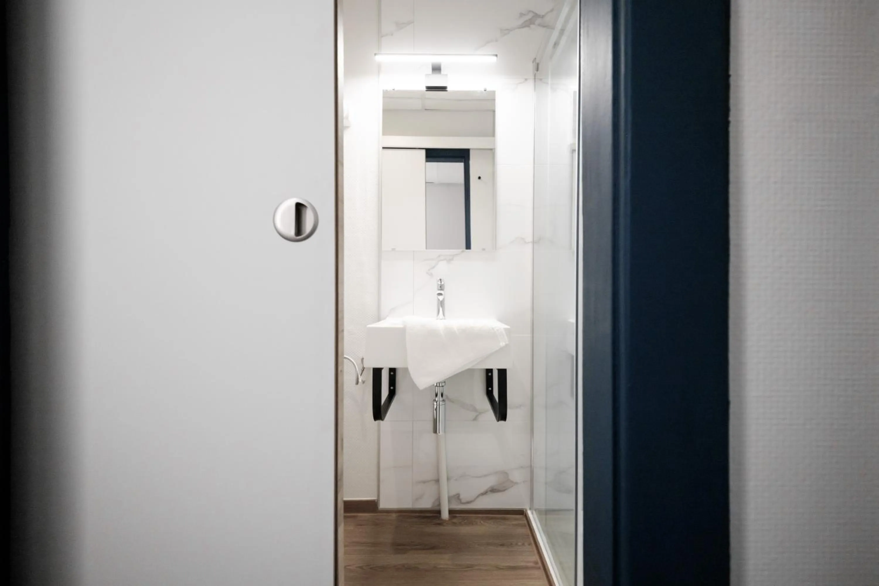 Bathroom in Hôtel du Parc Thionville Centre