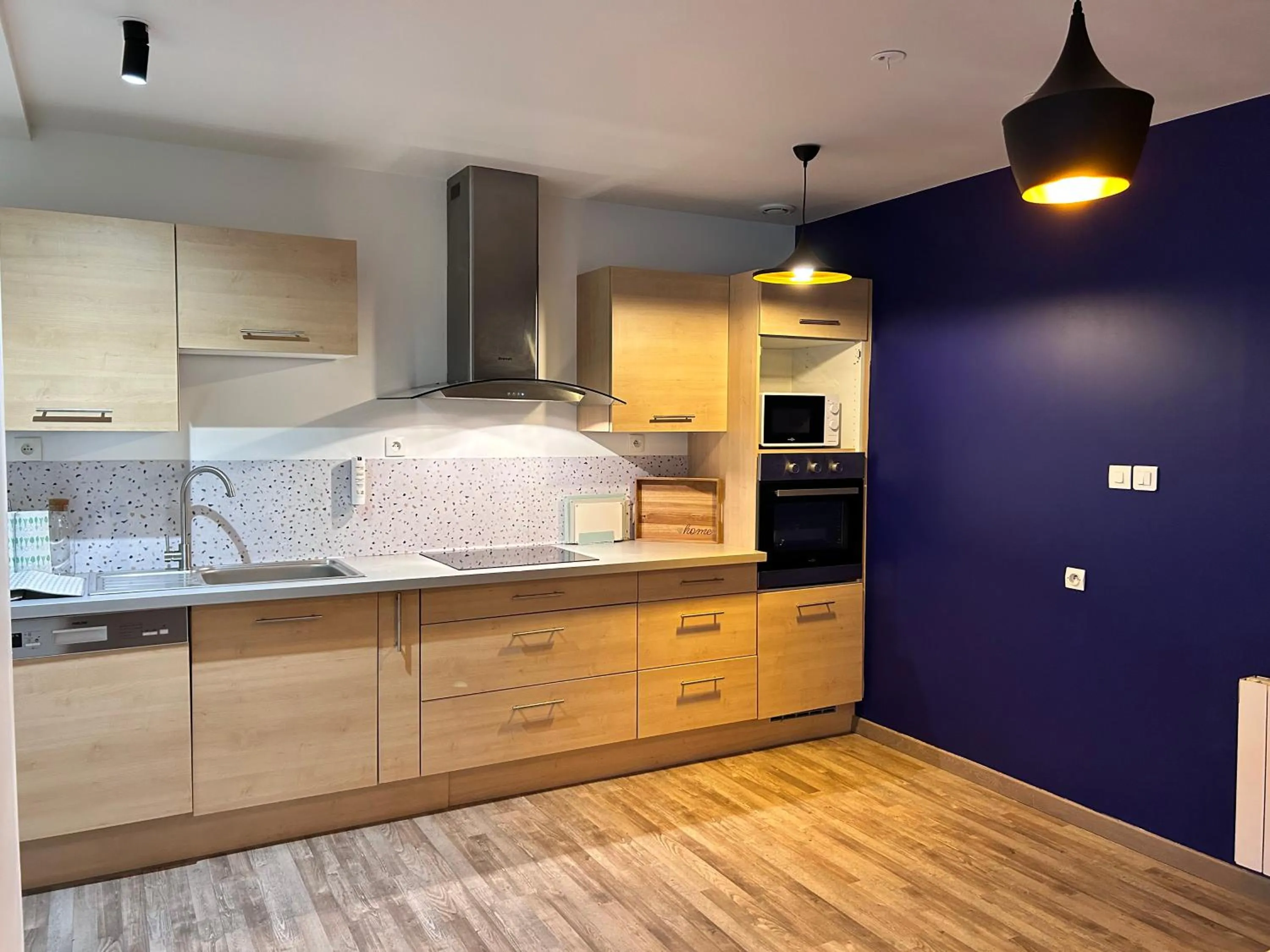 Kitchen or kitchenette in Hôtel du Parc Thionville Centre