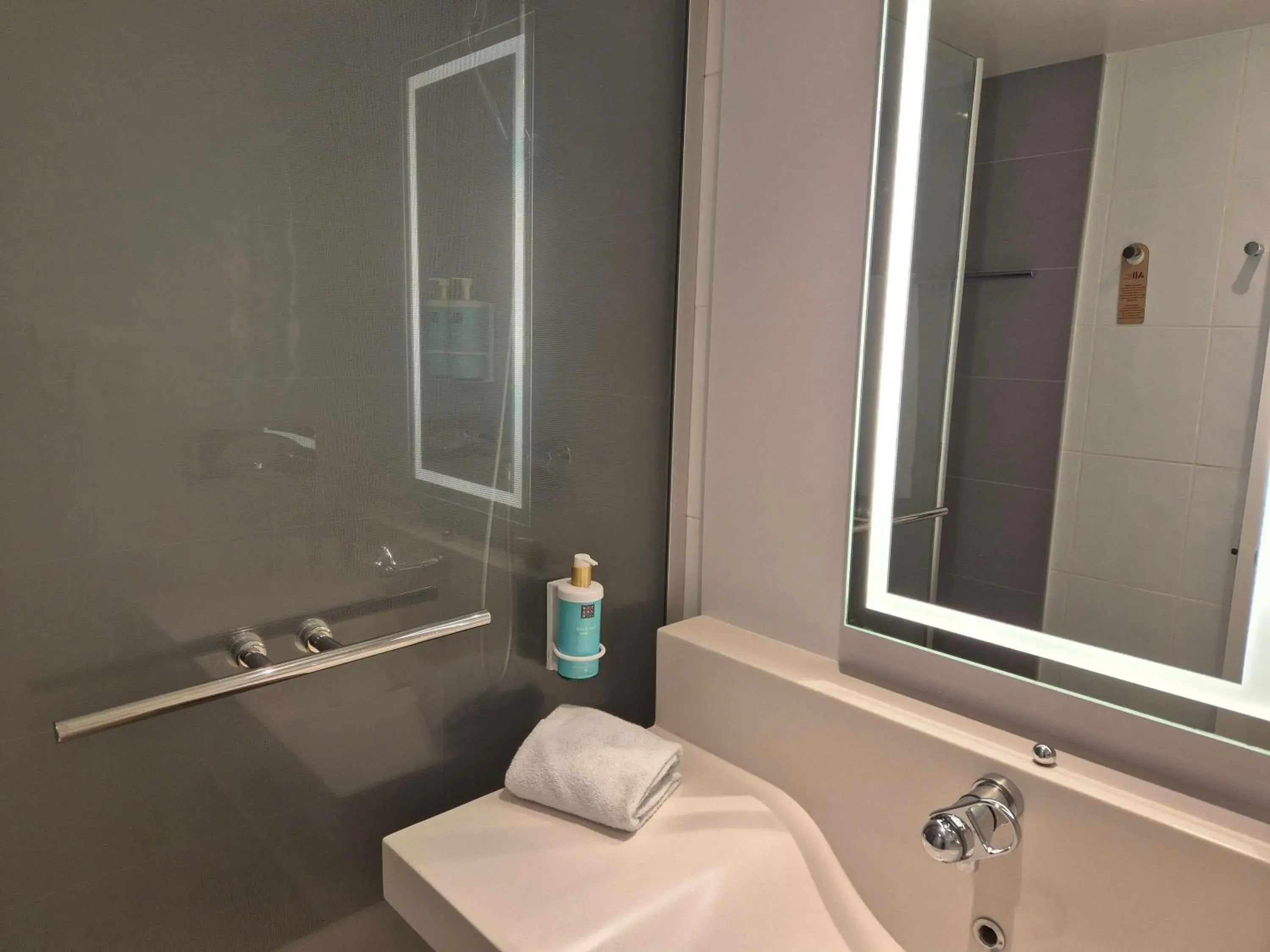 Family Room With Two Children Beds On Request in Novotel Bordeaux Centre Ville Family Room With Two Children Beds On Request in Novotel Bordeaux Centre Ville