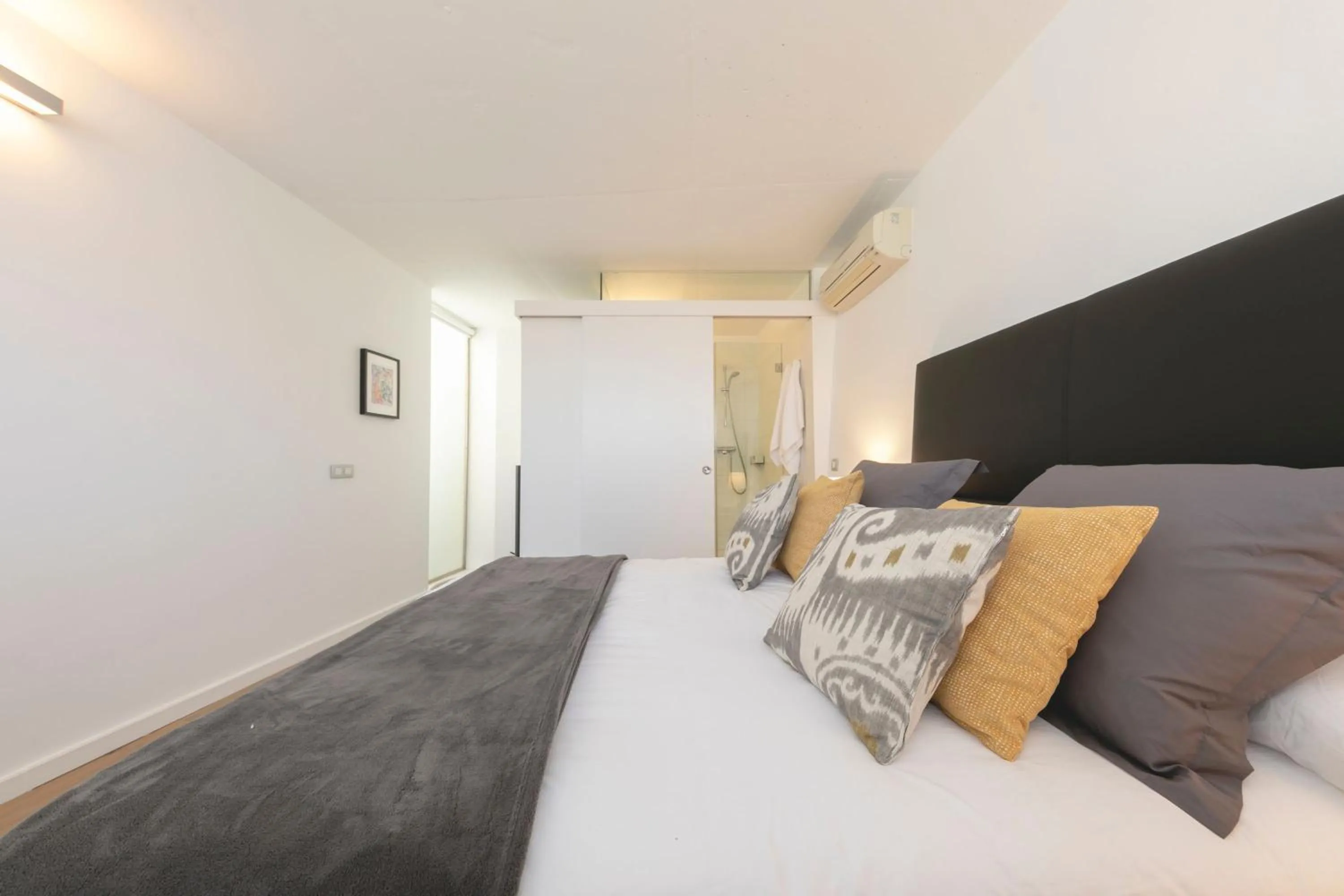 Bed in Bravissimo Portal Nou, with private garage