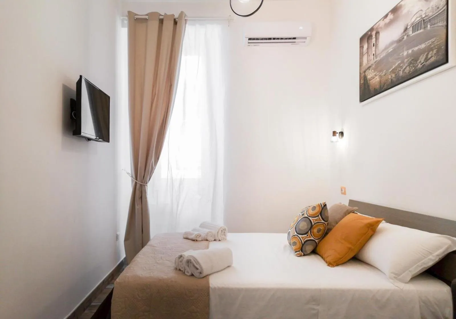 Bed in Calenda Suite