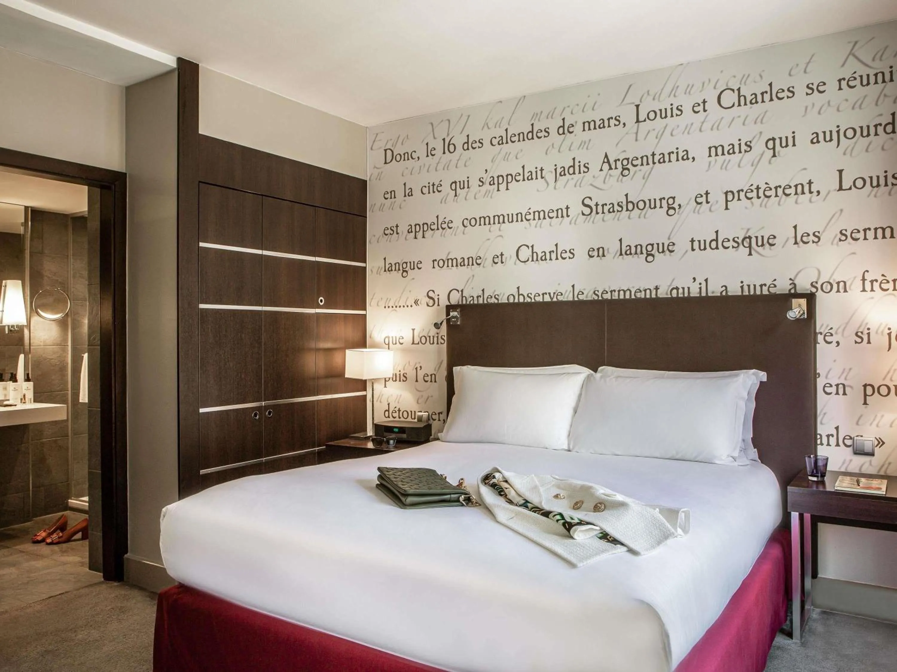 Bedroom, Bed in Sofitel Strasbourg Grande Ile