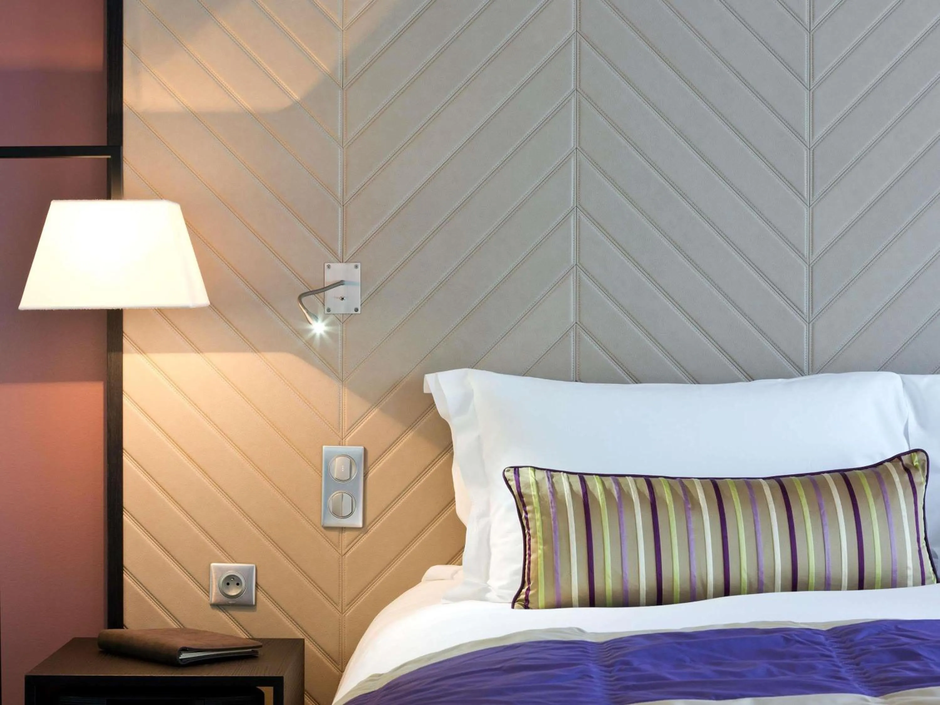 Bedroom, Bed in Sofitel Strasbourg Grande Ile