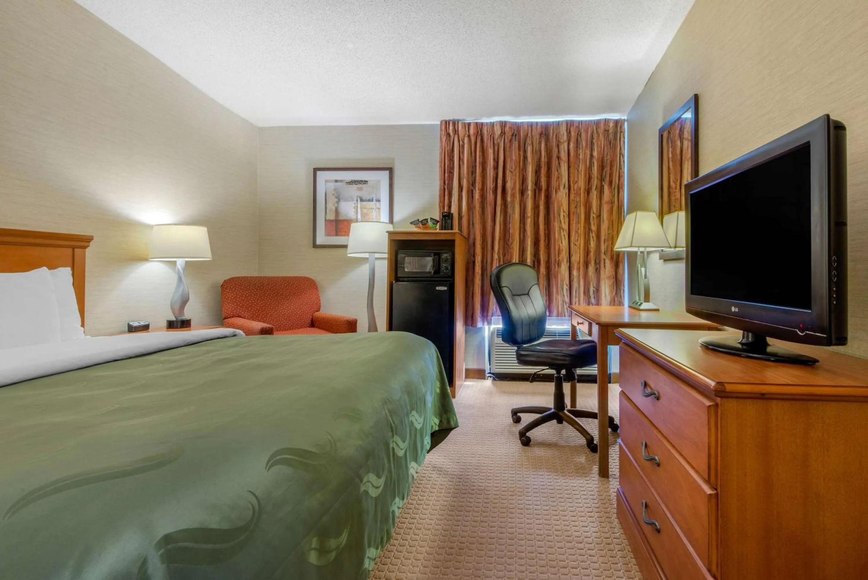 Bedroom, Bed in Quality Inn & Suites