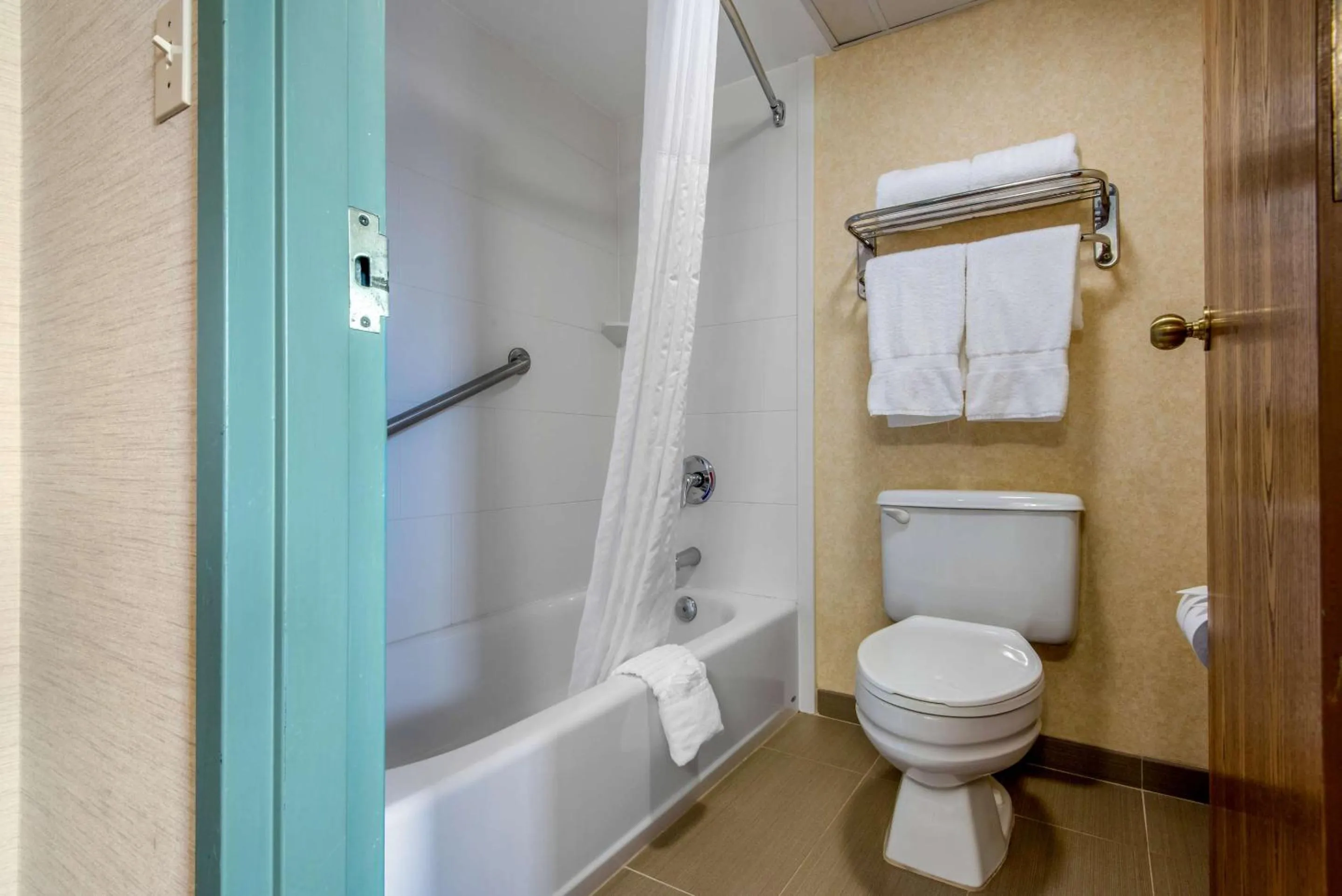 Bedroom in Quality Inn & Suites