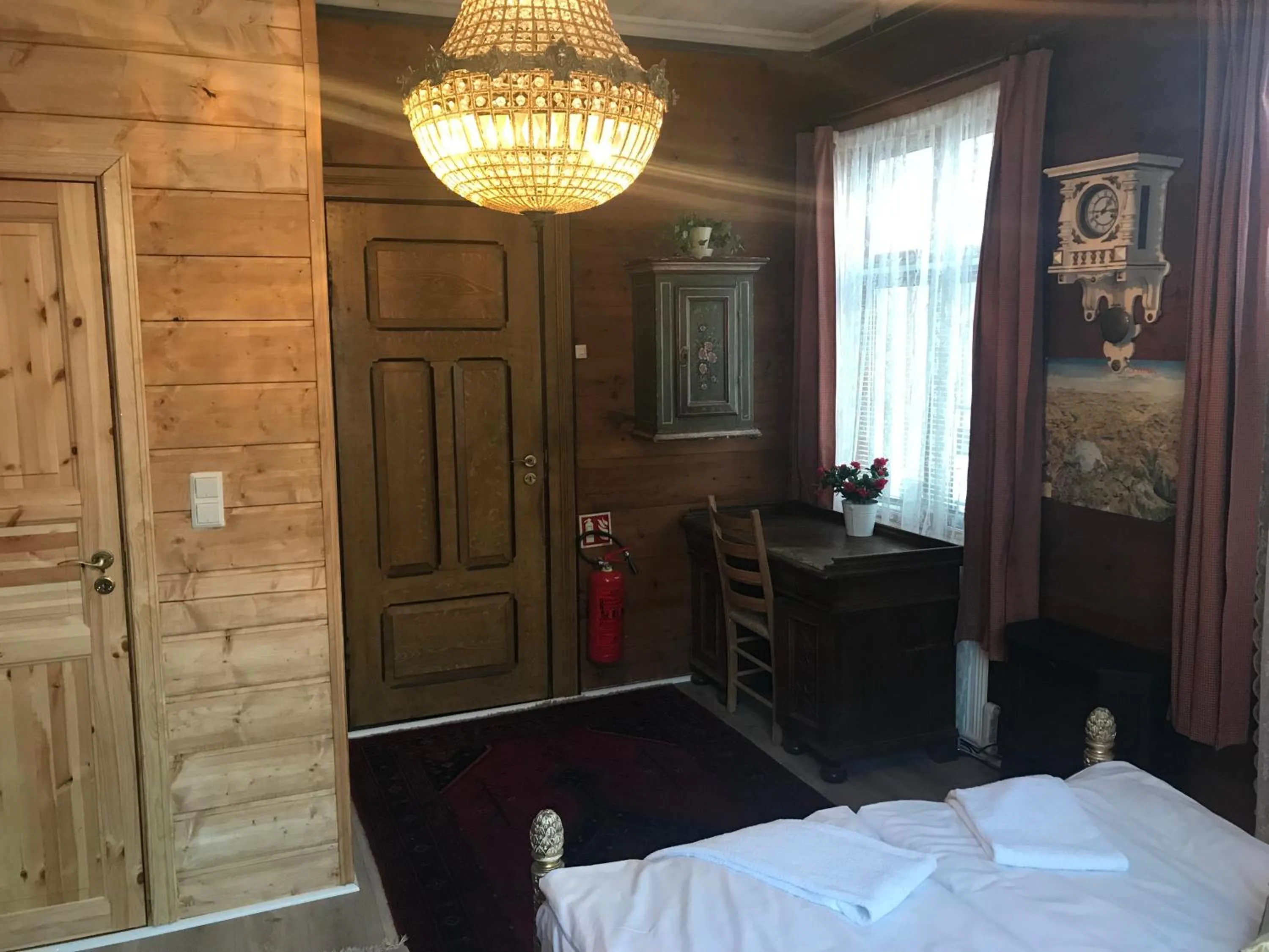 Photo of the whole room, Bed in Eidfjord Gjestgiveri