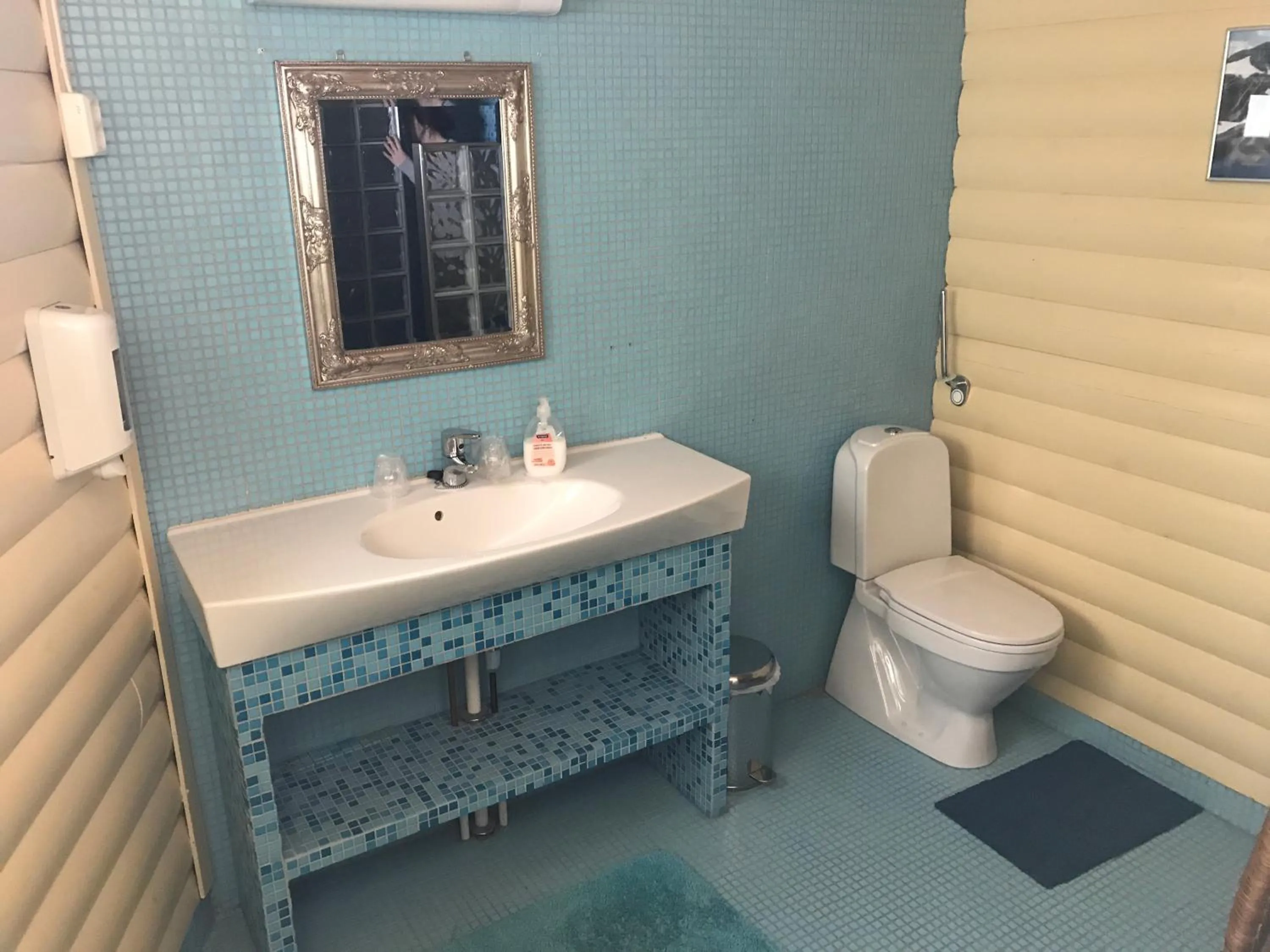 Bathroom in Eidfjord Gjestgiveri