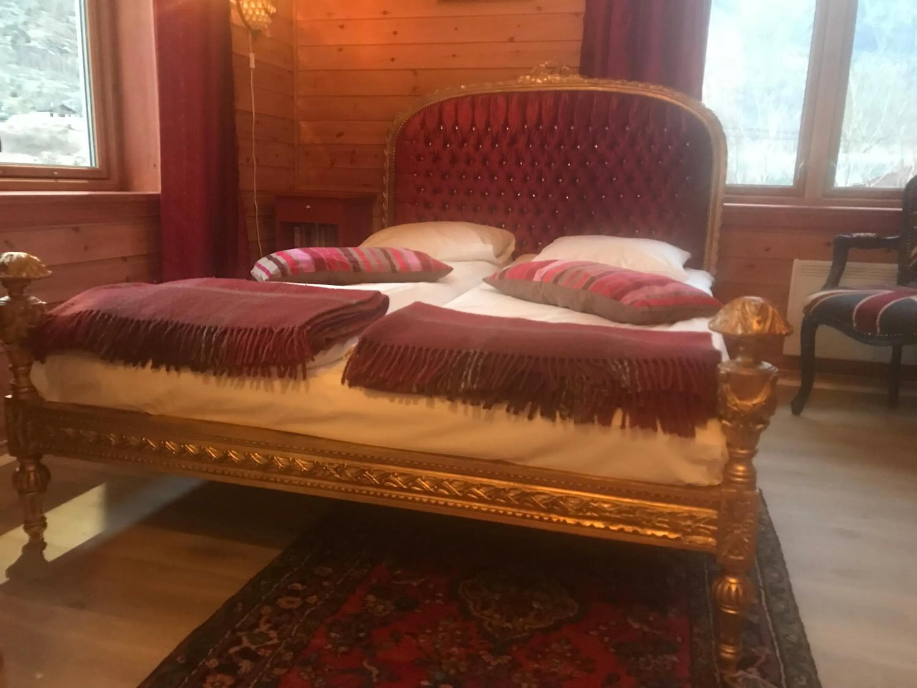 Bed in Eidfjord Gjestgiveri
