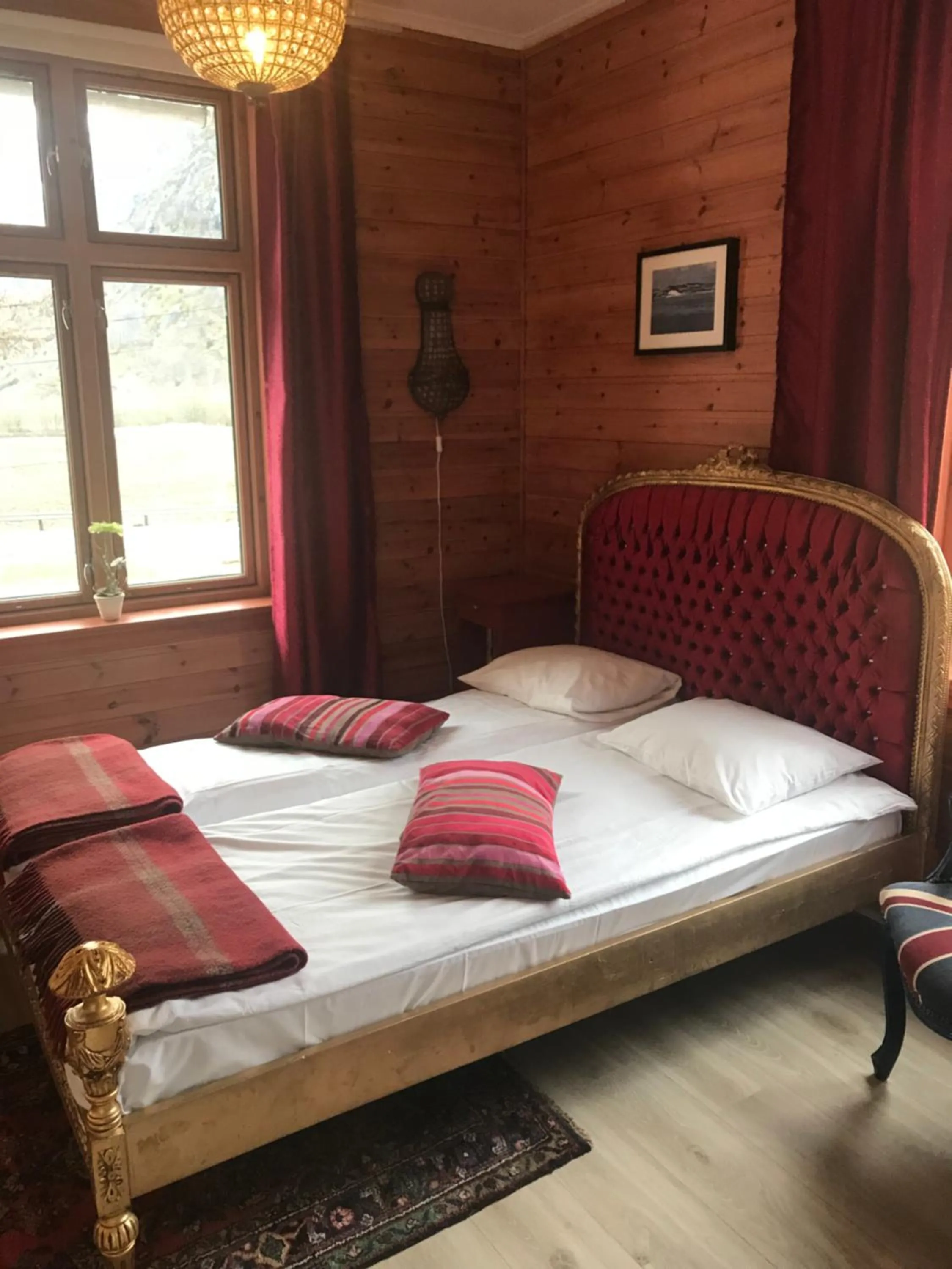 Bed in Eidfjord Gjestgiveri
