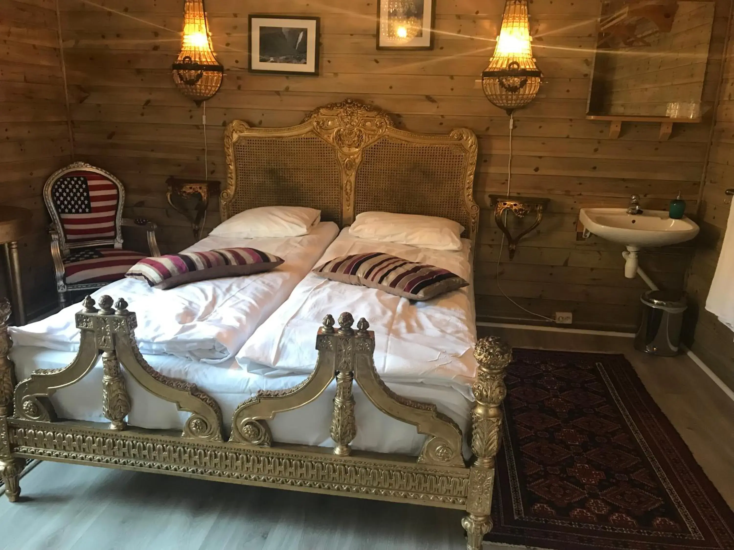Double Room with Shared Bathroom in Eidfjord Gjestgiveri Double Room with Shared Bathroom in Eidfjord Gjestgiveri