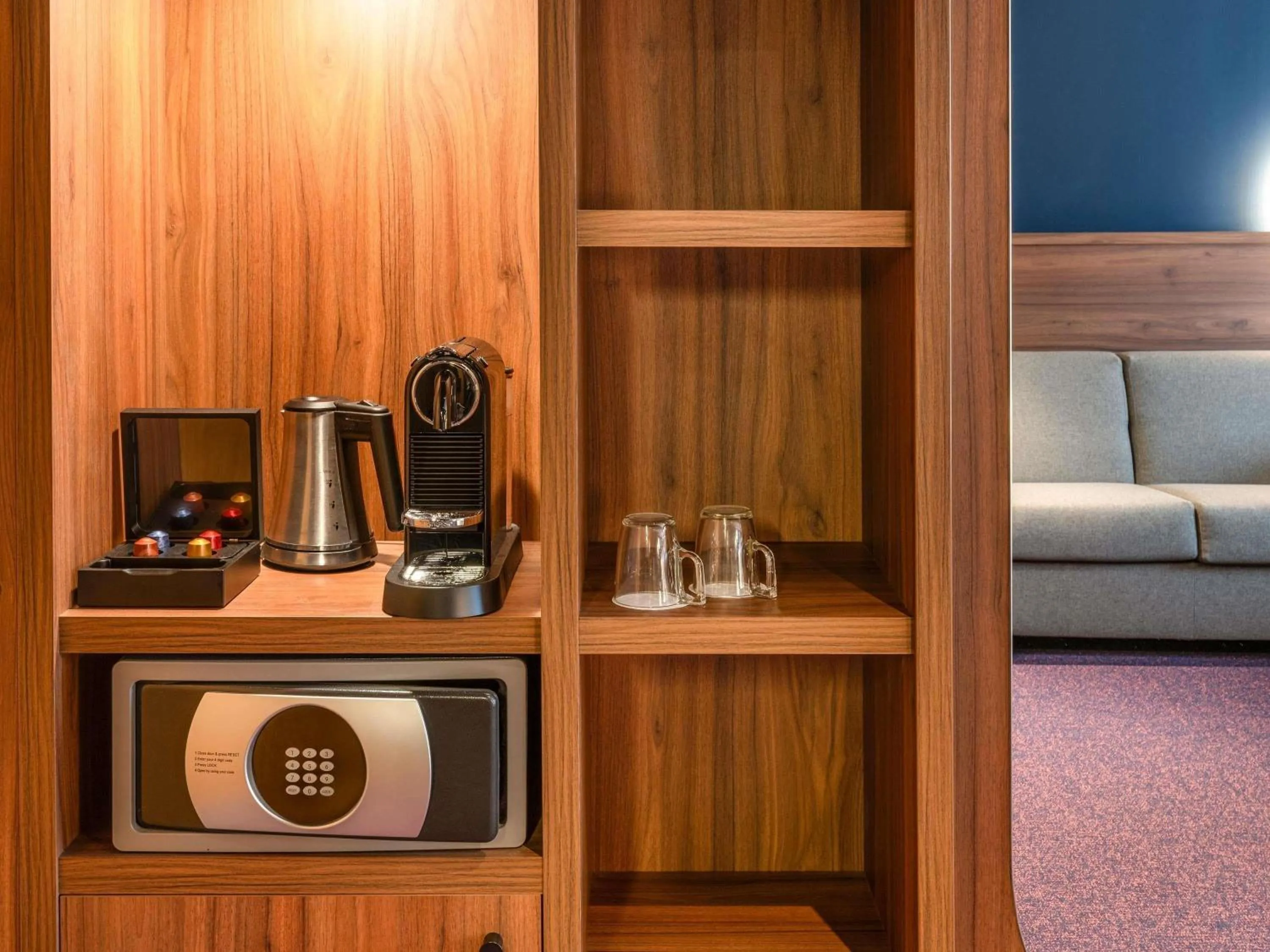 Bedroom in Mercure Caen Cote De Nacre