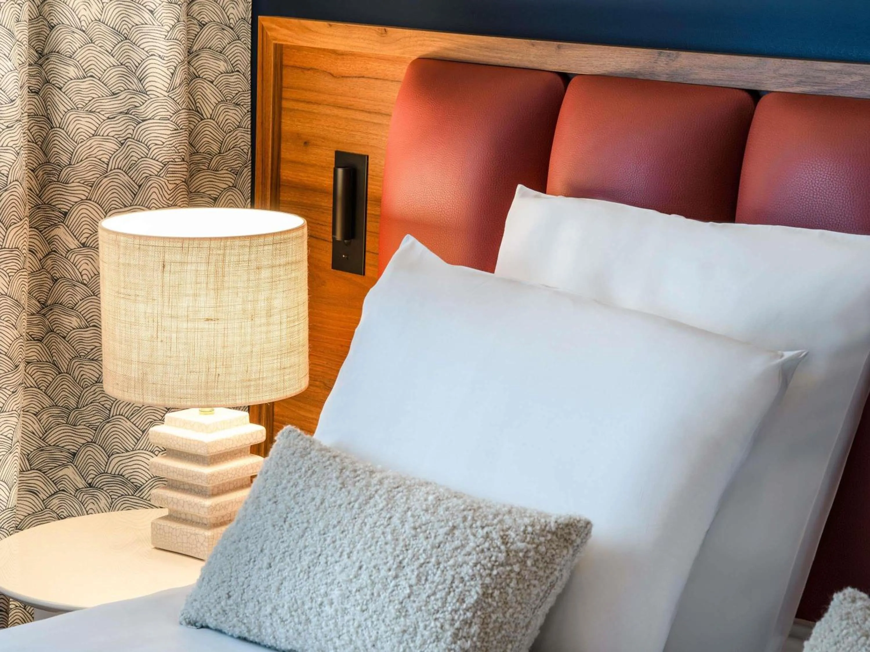 Bedroom, Bed in Mercure Caen Cote De Nacre