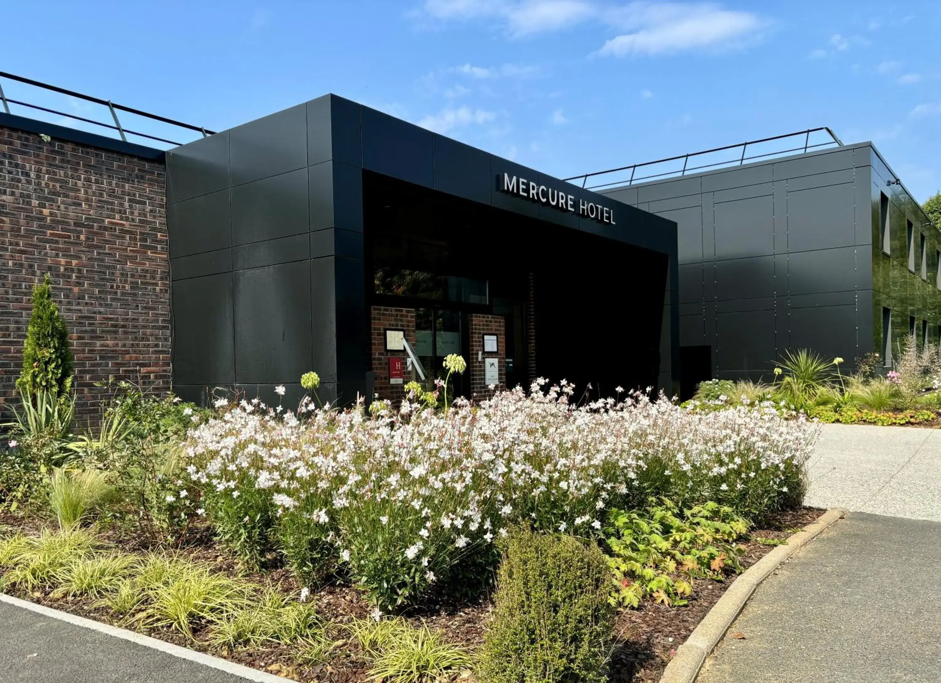 Property building in Mercure Caen Cote De Nacre Property building in Mercure Caen Cote De Nacre