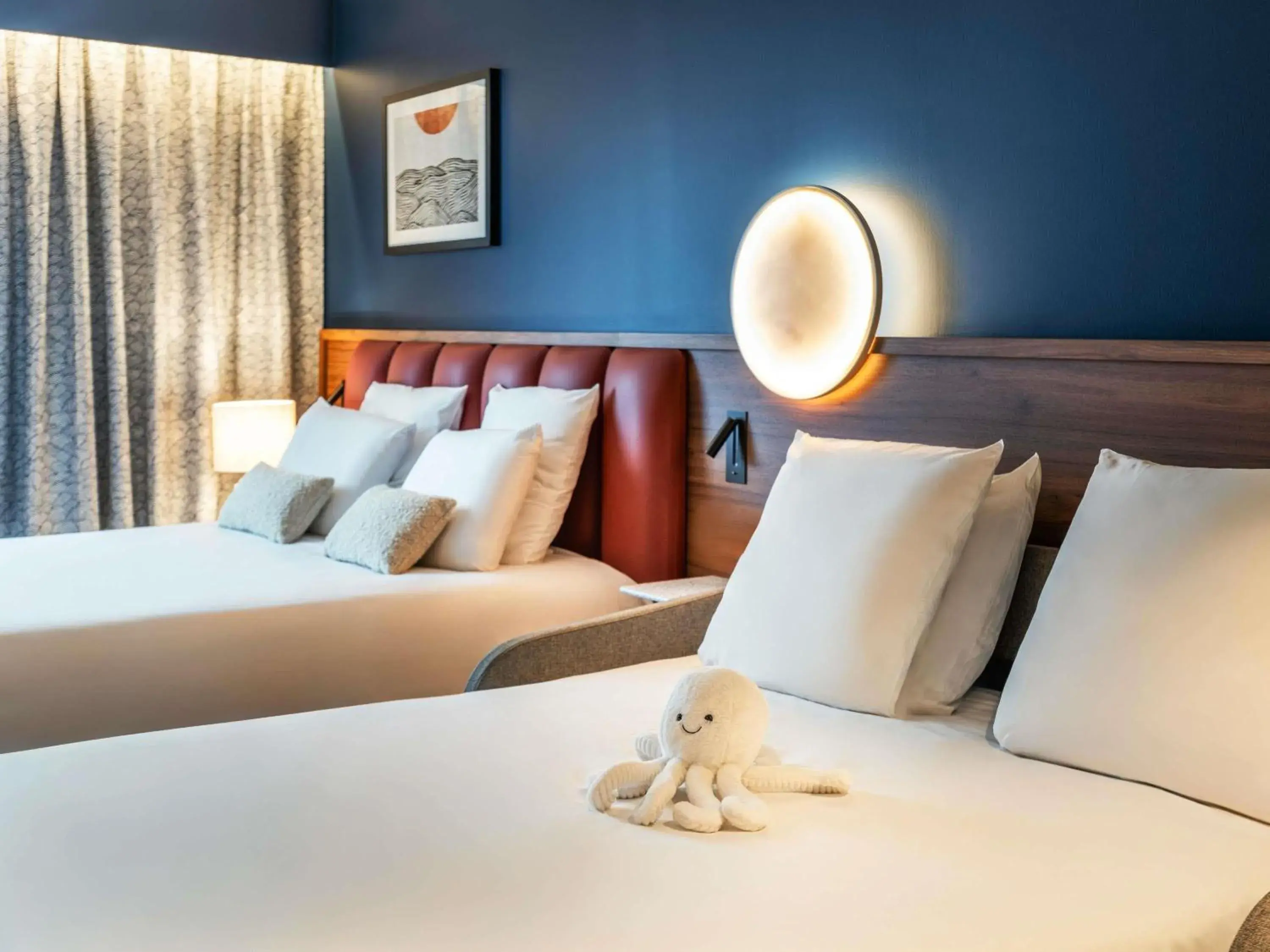 Bedroom, Bed in Mercure Caen Cote De Nacre Bedroom, Bed in Mercure Caen Cote De Nacre