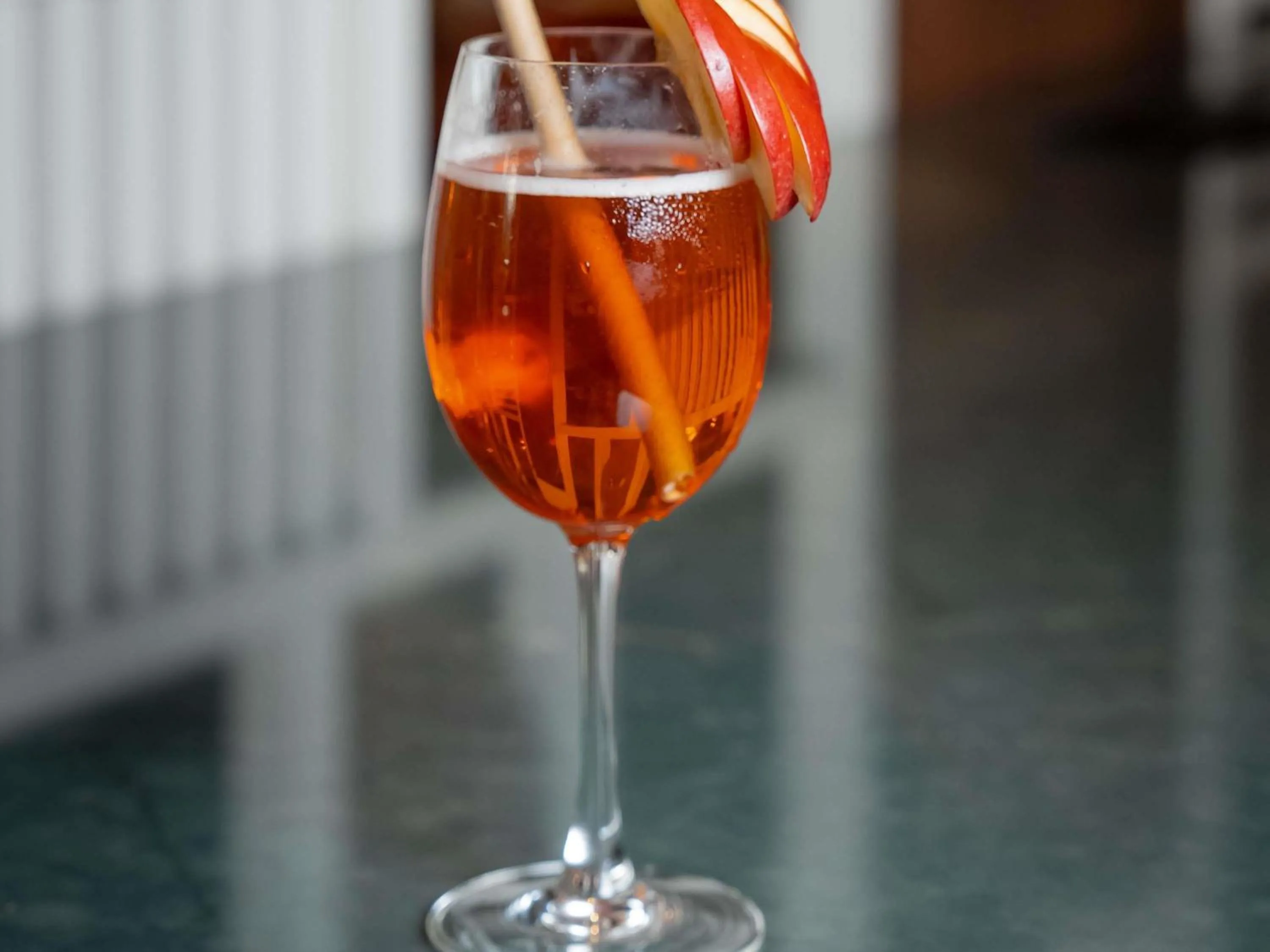 Lounge or bar in Mercure Caen Cote De Nacre