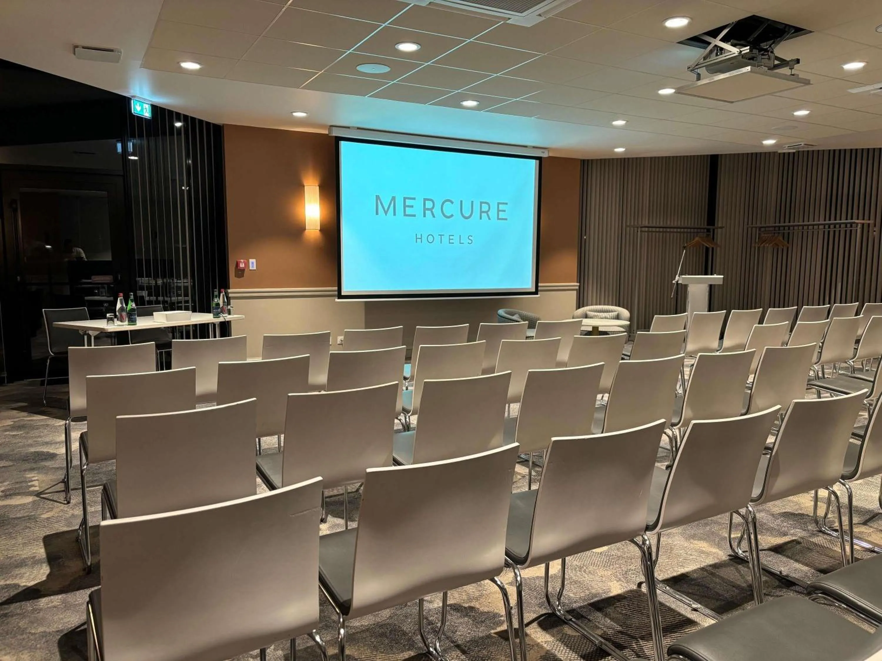 Meeting/conference room in Mercure Caen Cote De Nacre