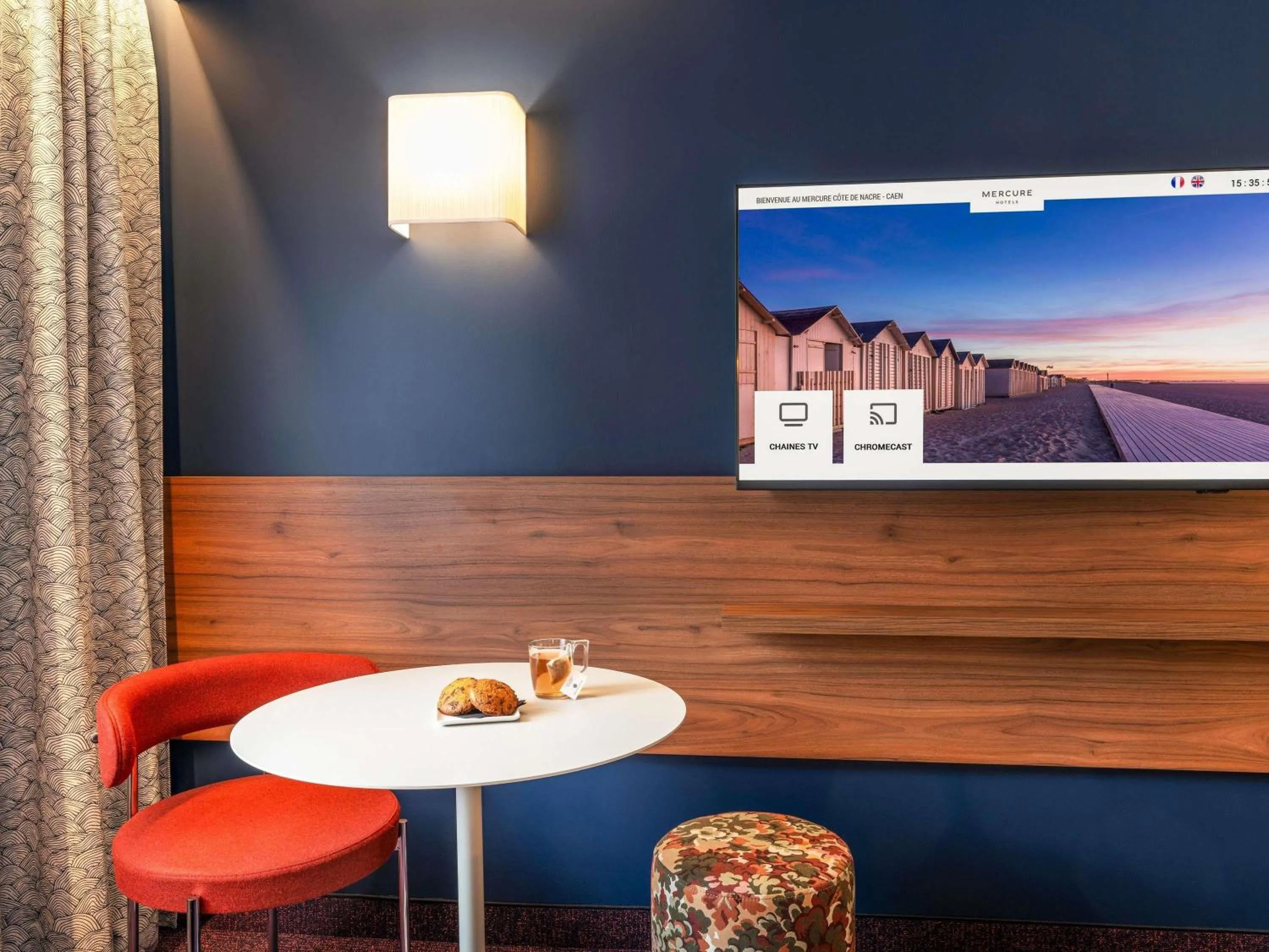 Bedroom in Mercure Caen Cote De Nacre