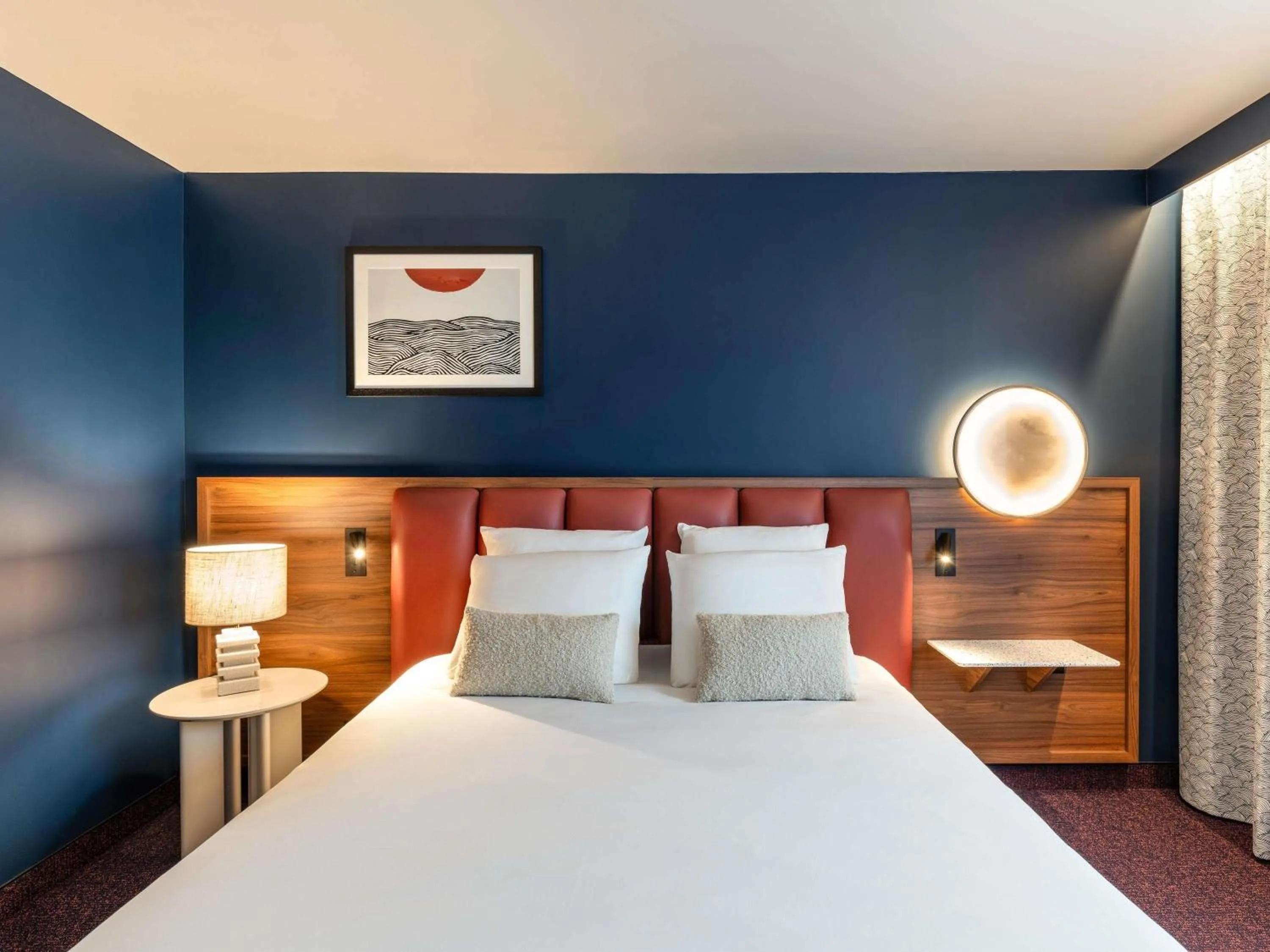 Bedroom, Bed in Mercure Caen Cote De Nacre