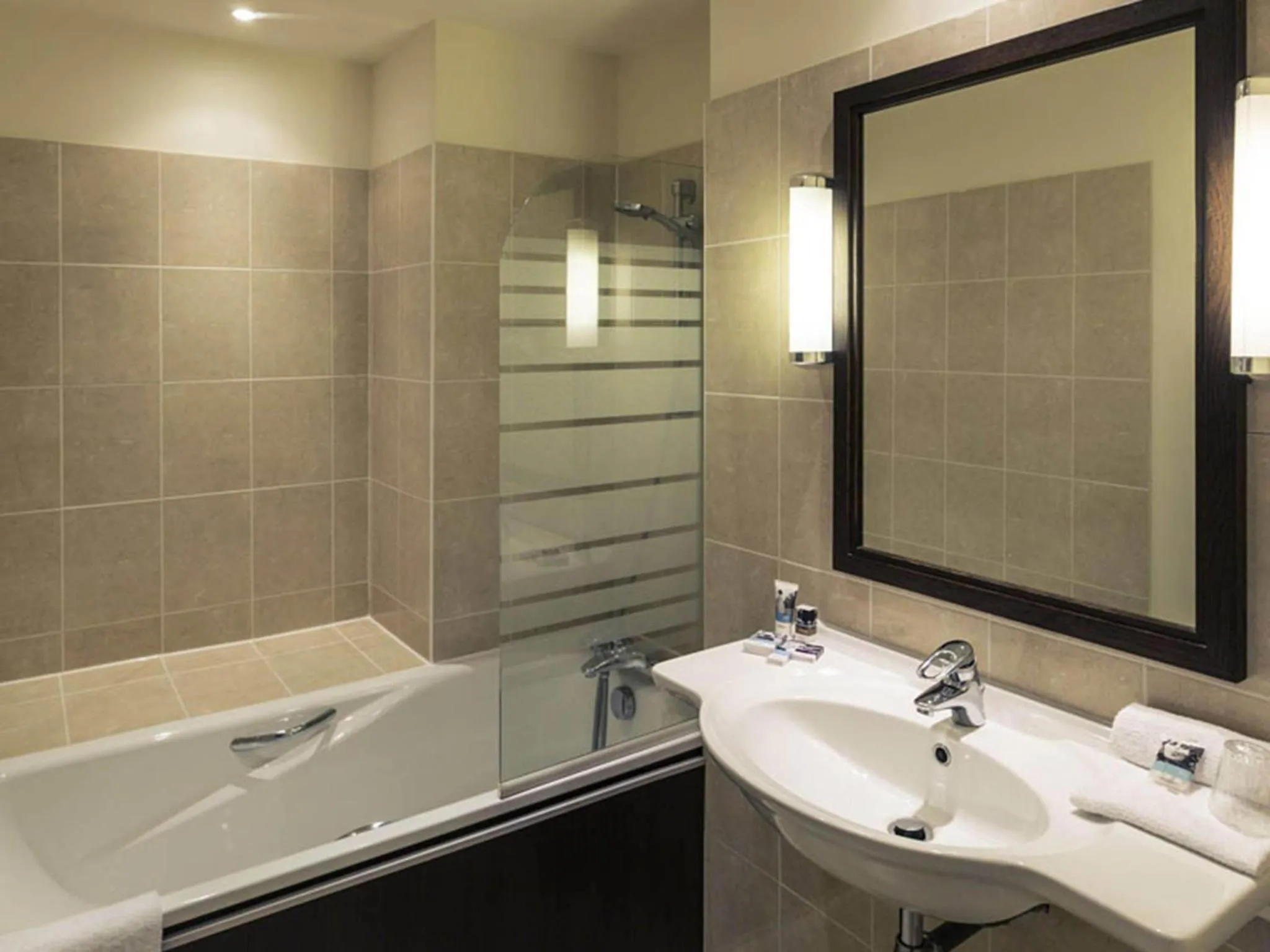 Bedroom in Hotel Mercure Rennes Cesson